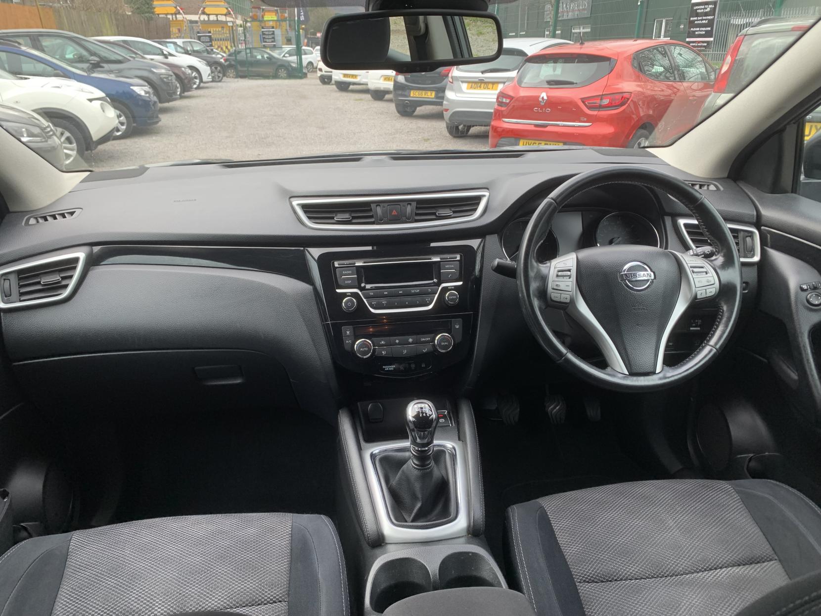 Nissan Qashqai 1.5 dCi Acenta SUV 5dr Diesel Manual 2WD Euro 5 (s/s) (110 ps)