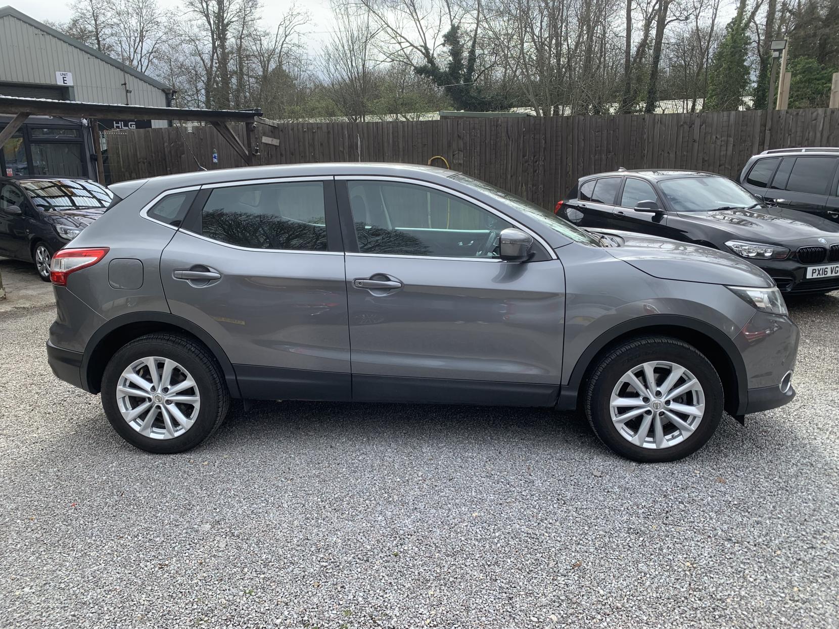 Nissan Qashqai 1.5 dCi Acenta SUV 5dr Diesel Manual 2WD Euro 5 (s/s) (110 ps)