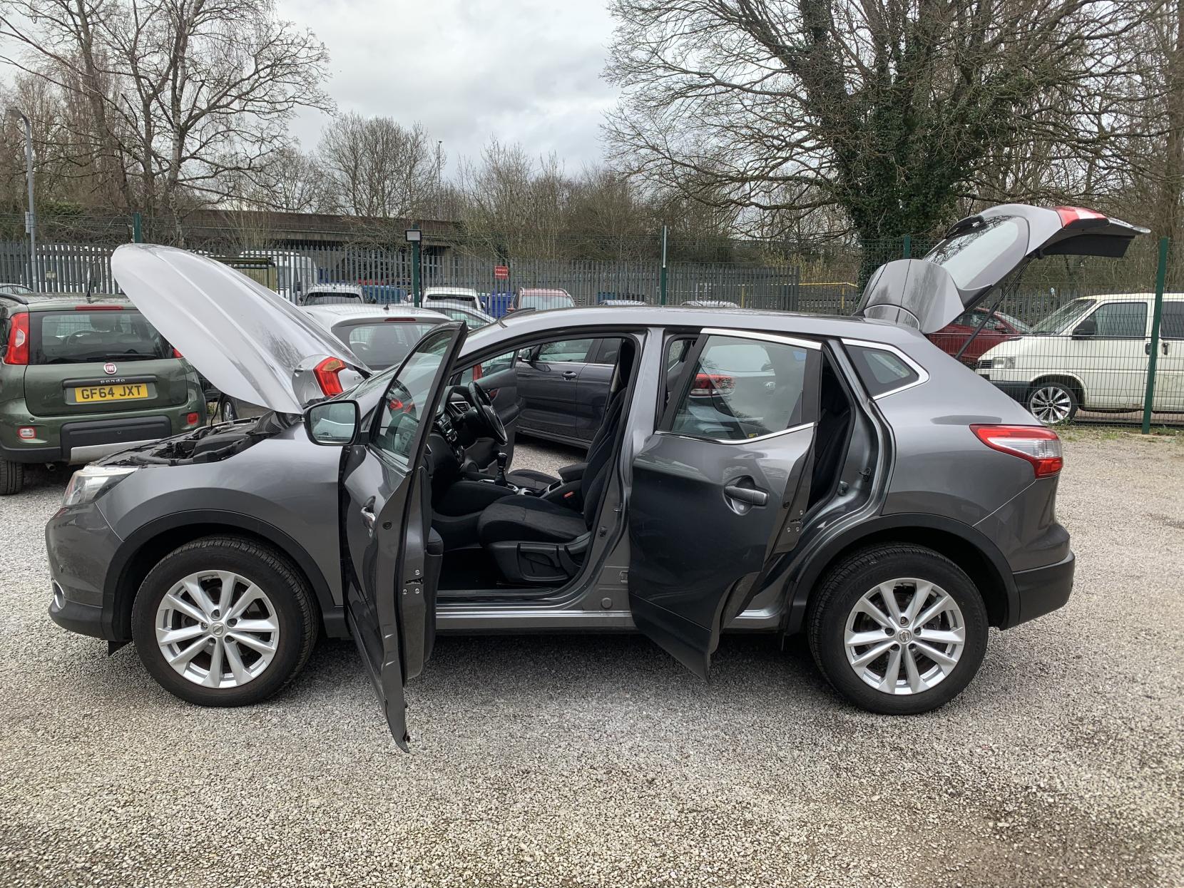 Nissan Qashqai 1.5 dCi Acenta SUV 5dr Diesel Manual 2WD Euro 5 (s/s) (110 ps)