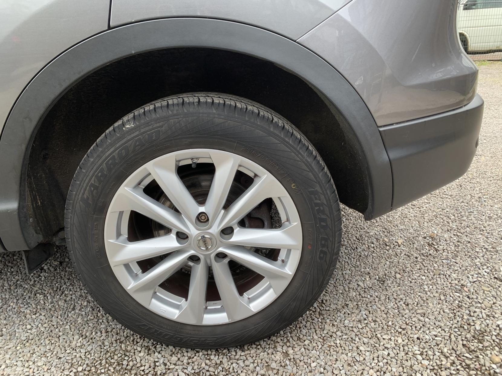 Nissan Qashqai 1.5 dCi Acenta SUV 5dr Diesel Manual 2WD Euro 5 (s/s) (110 ps)