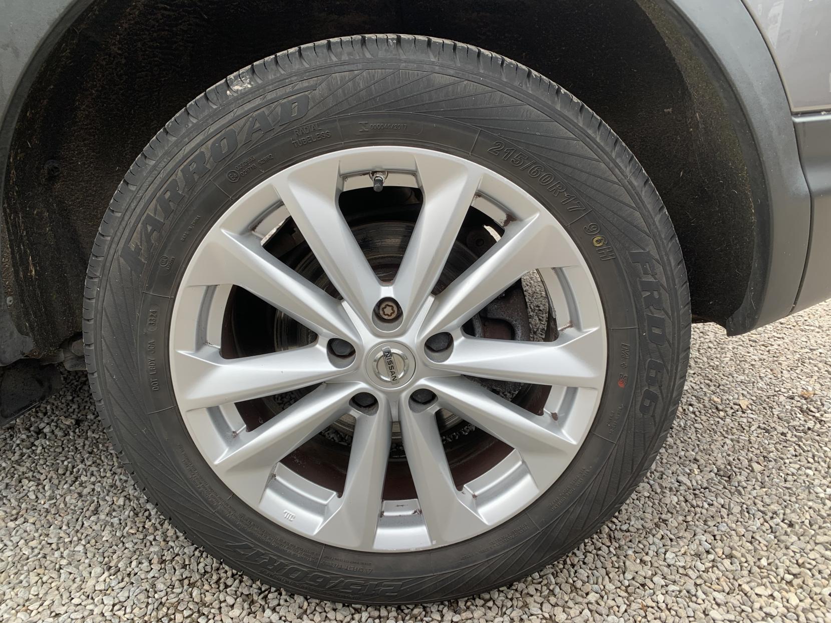 Nissan Qashqai 1.5 dCi Acenta SUV 5dr Diesel Manual 2WD Euro 5 (s/s) (110 ps)