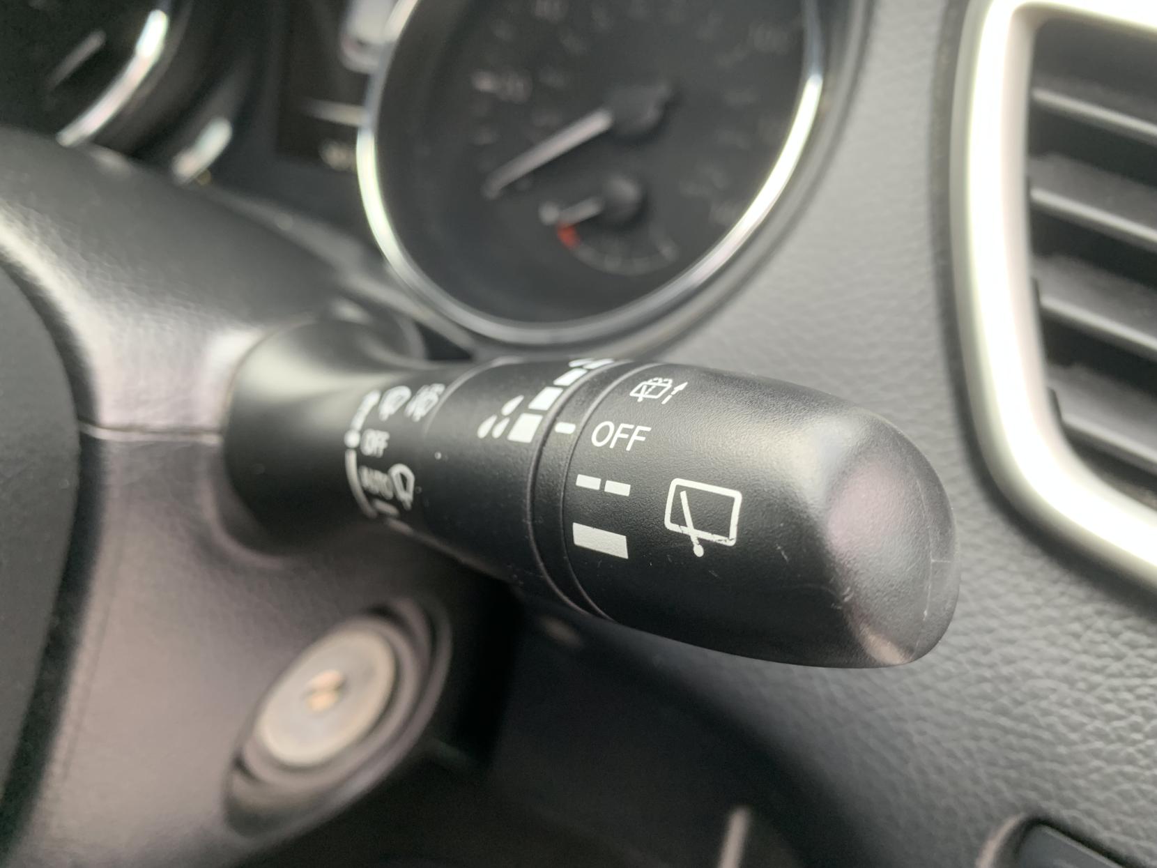 Nissan Qashqai 1.5 dCi Acenta SUV 5dr Diesel Manual 2WD Euro 5 (s/s) (110 ps)