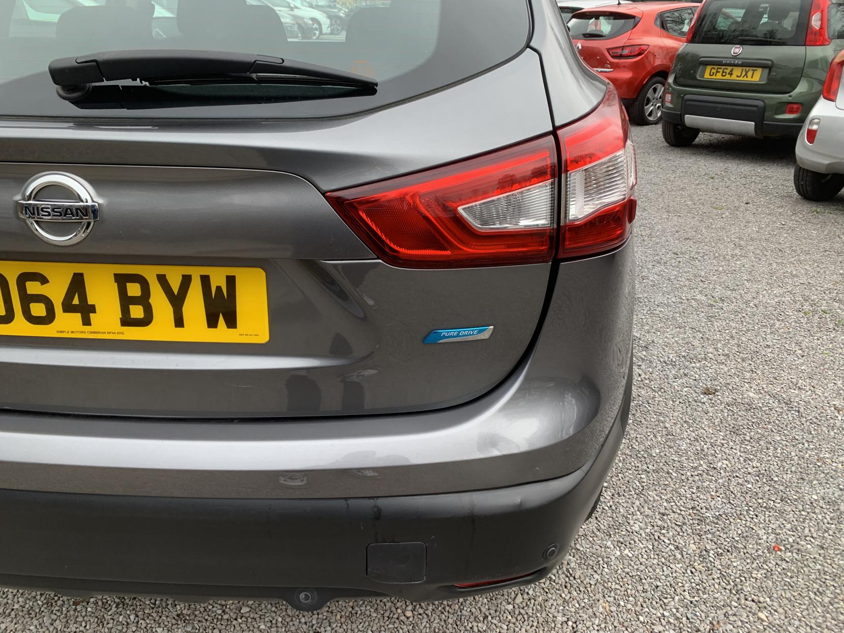 Nissan Qashqai 1.5 dCi Acenta SUV 5dr Diesel Manual 2WD Euro 5 (s/s) (110 ps)