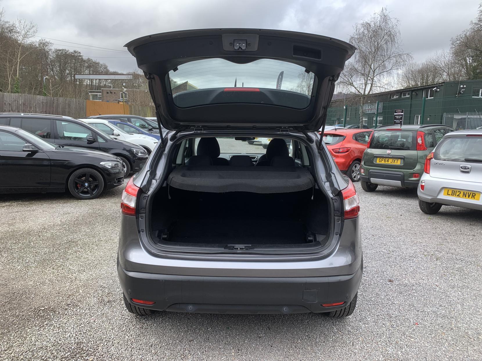 Nissan Qashqai 1.5 dCi Acenta SUV 5dr Diesel Manual 2WD Euro 5 (s/s) (110 ps)