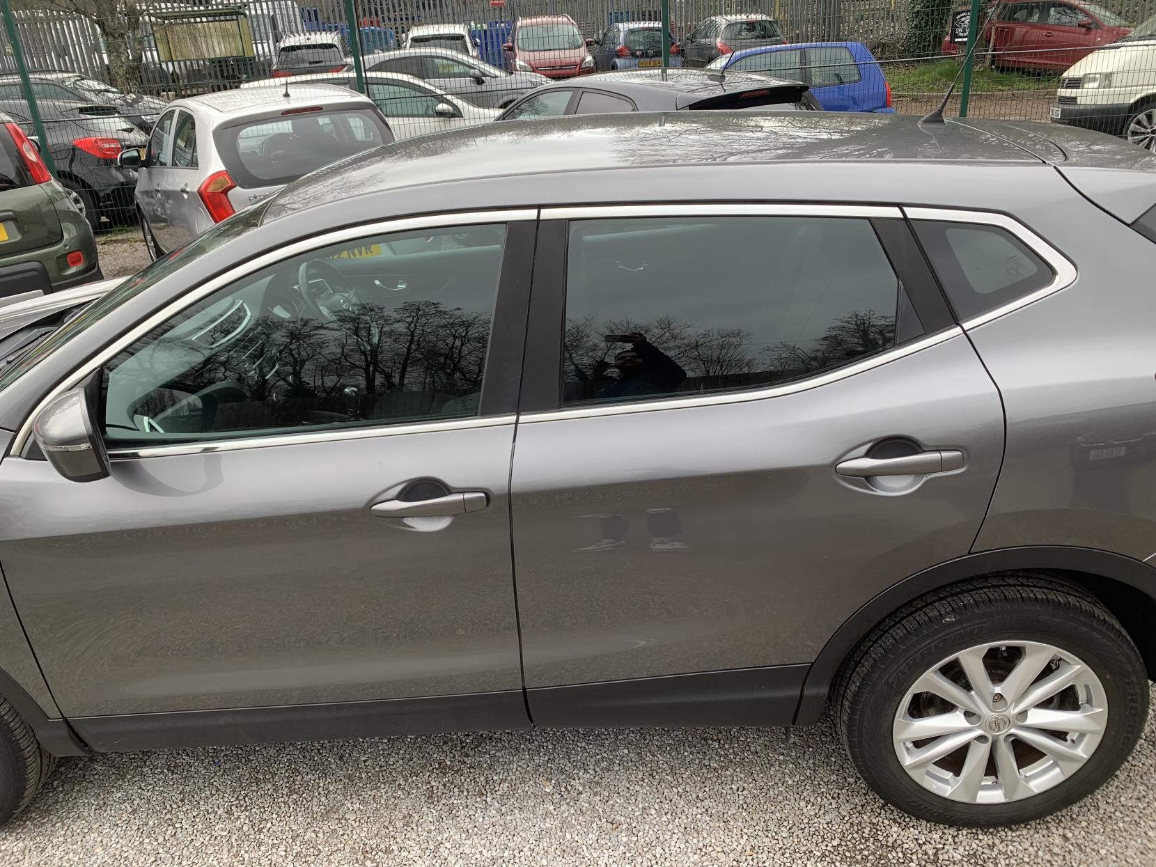 Nissan Qashqai 1.5 dCi Acenta SUV 5dr Diesel Manual 2WD Euro 5 (s/s) (110 ps)