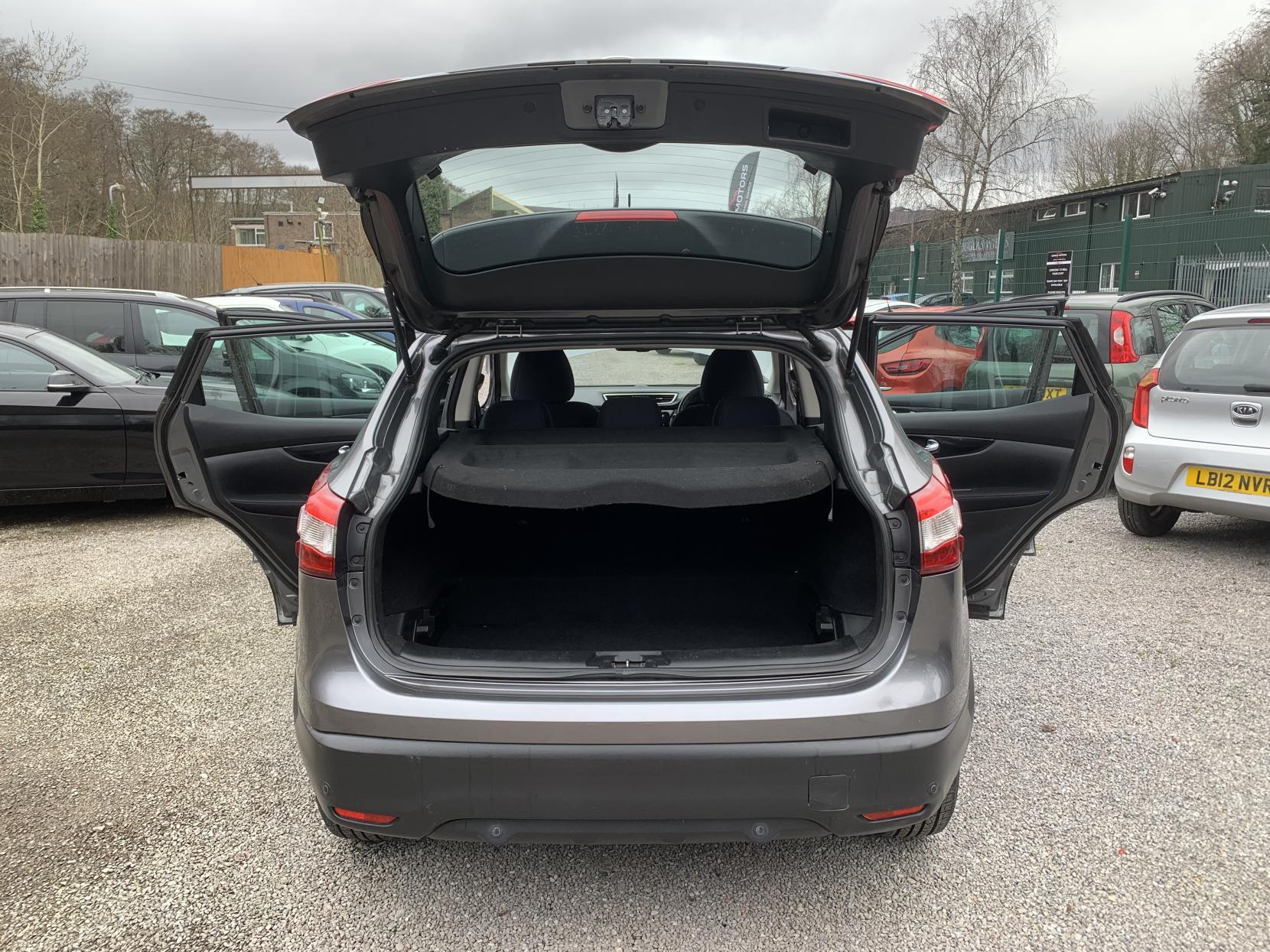 Nissan Qashqai 1.5 dCi Acenta SUV 5dr Diesel Manual 2WD Euro 5 (s/s) (110 ps)