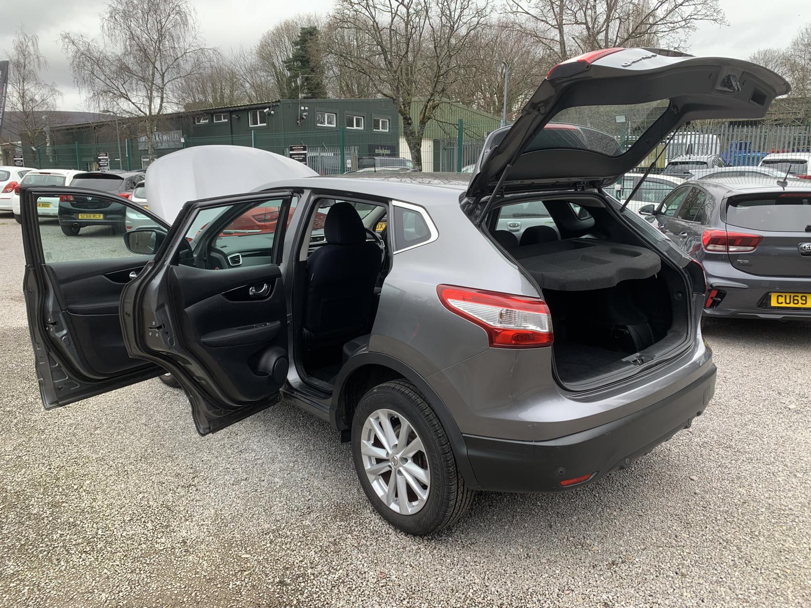 Nissan Qashqai 1.5 dCi Acenta SUV 5dr Diesel Manual 2WD Euro 5 (s/s) (110 ps)
