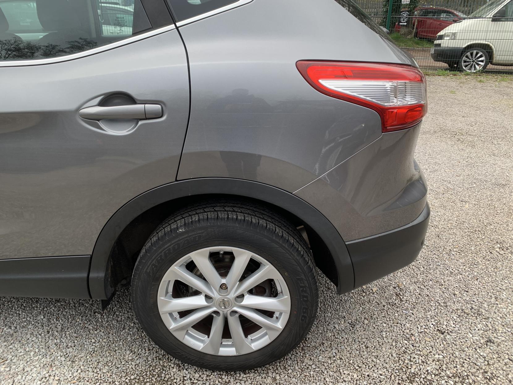 Nissan Qashqai 1.5 dCi Acenta SUV 5dr Diesel Manual 2WD Euro 5 (s/s) (110 ps)