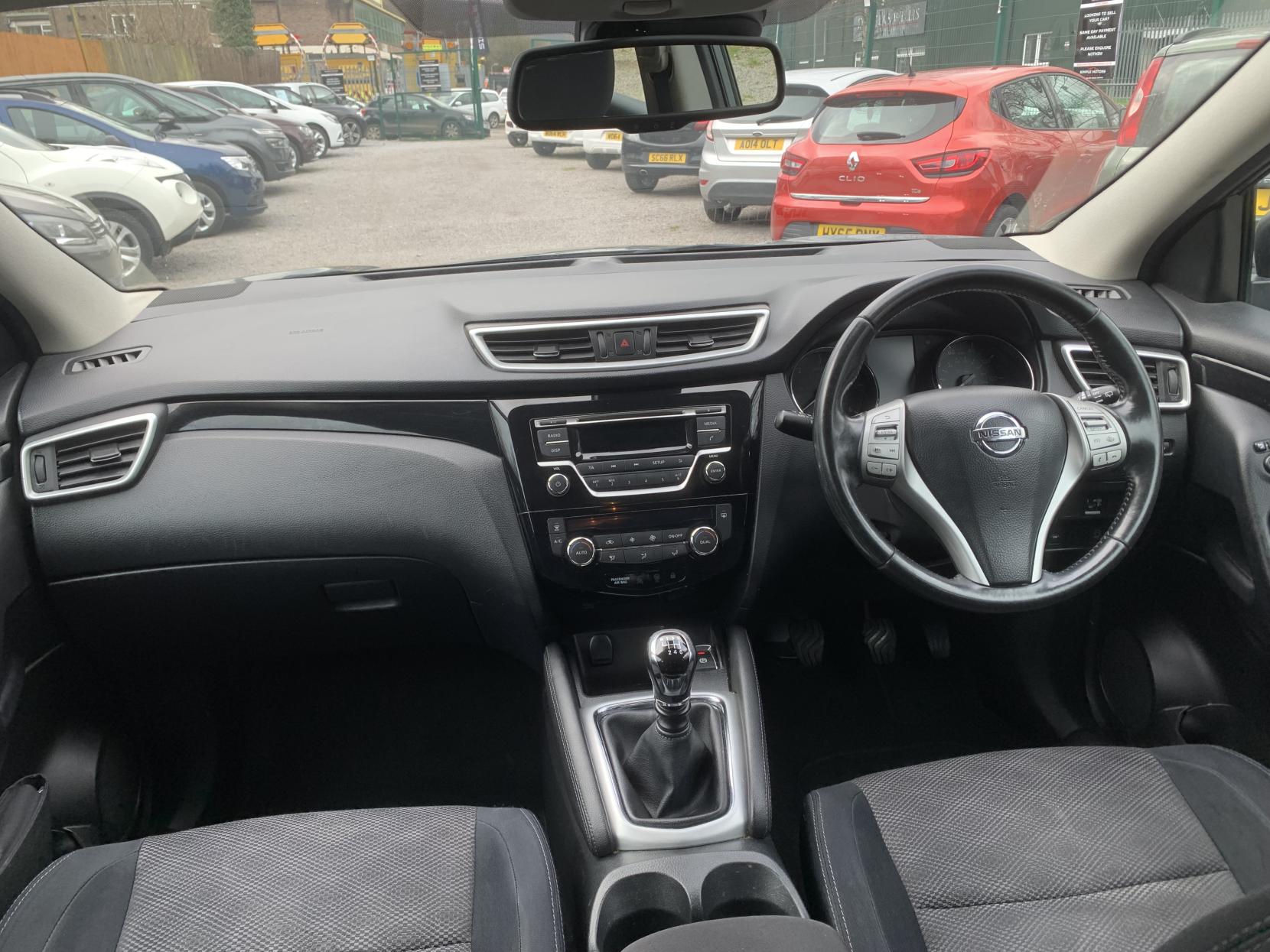 Nissan Qashqai 1.5 dCi Acenta SUV 5dr Diesel Manual 2WD Euro 5 (s/s) (110 ps)