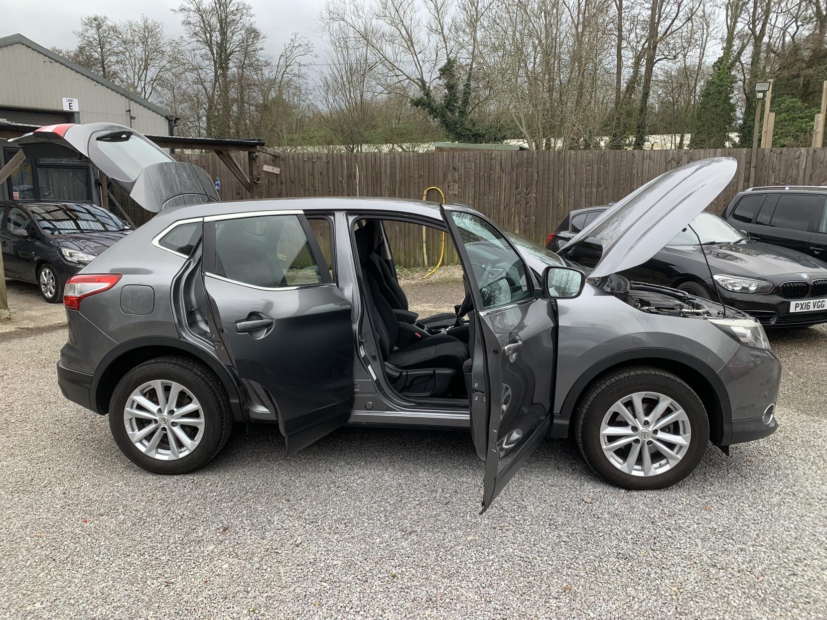 Nissan Qashqai 1.5 dCi Acenta SUV 5dr Diesel Manual 2WD Euro 5 (s/s) (110 ps)