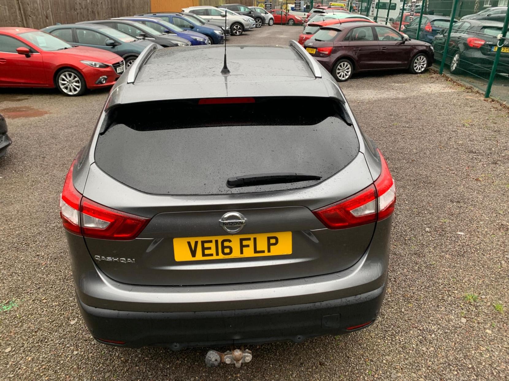 Nissan Qashqai 1.2 DIG-T N-Connecta 2WD Euro 6 (s/s) 5dr