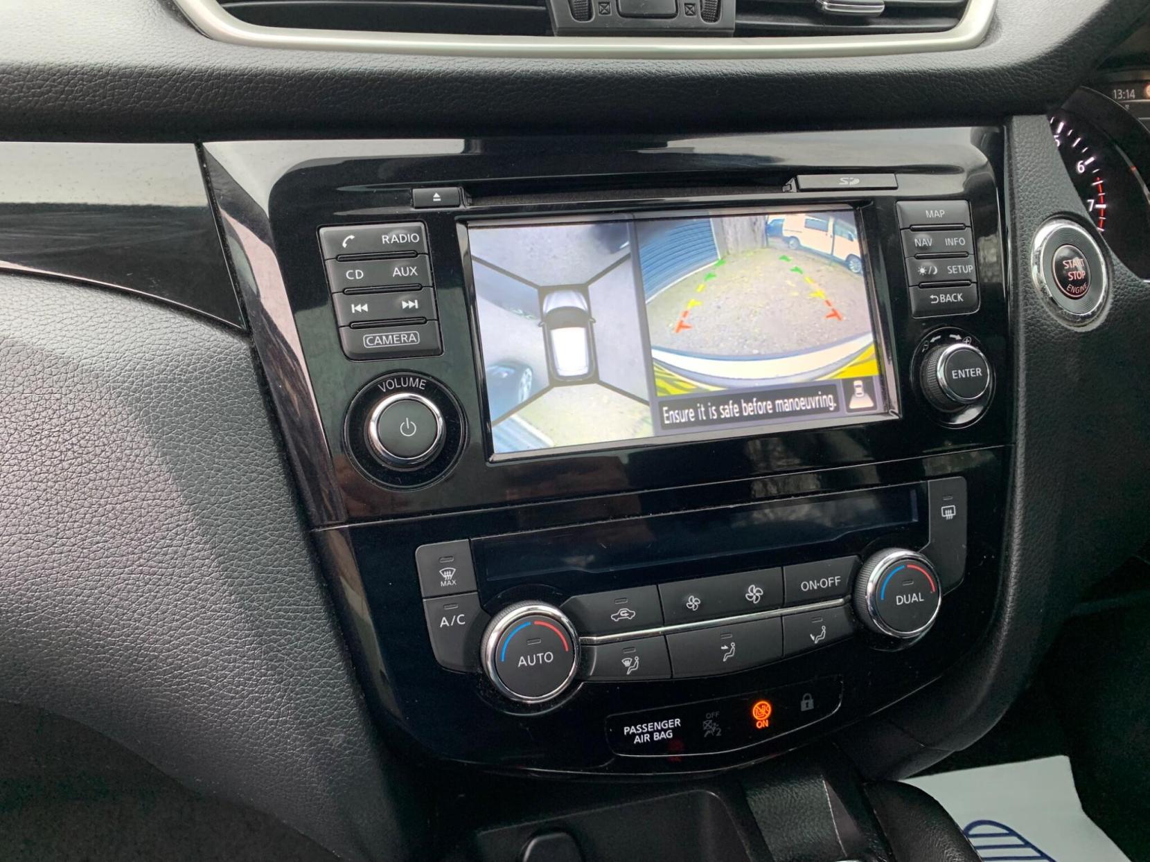 Nissan Qashqai 1.2 DIG-T N-Connecta 2WD Euro 6 (s/s) 5dr