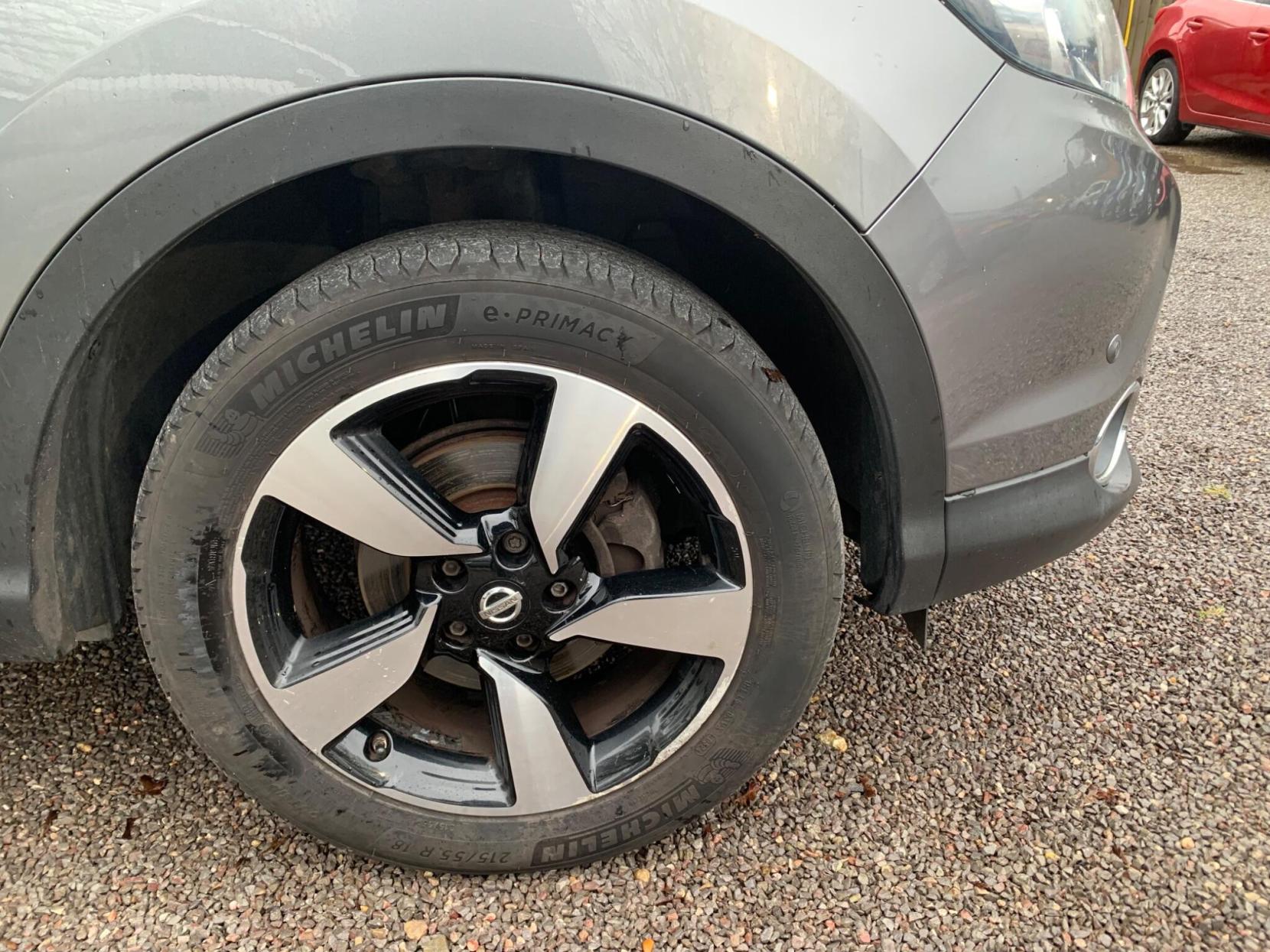 Nissan Qashqai 1.2 DIG-T N-Connecta 2WD Euro 6 (s/s) 5dr