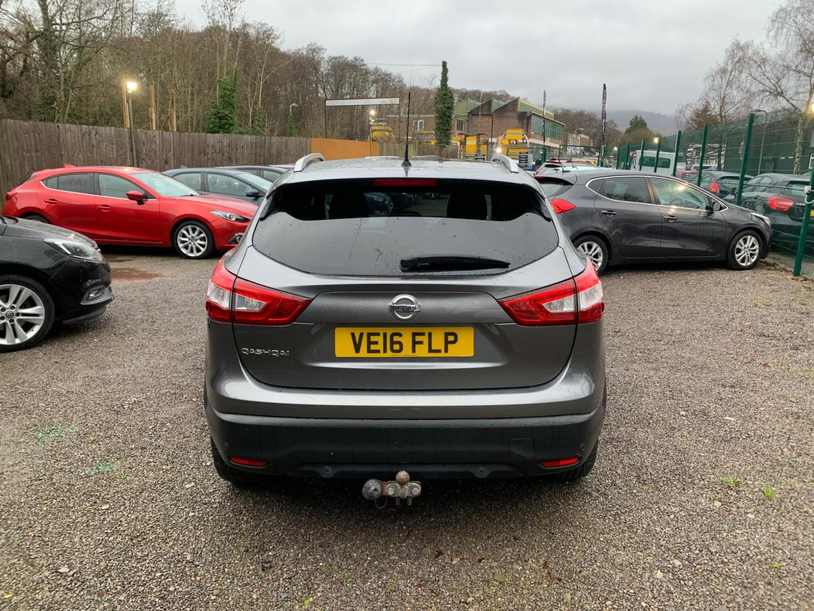 Nissan Qashqai 1.2 DIG-T N-Connecta 2WD Euro 6 (s/s) 5dr