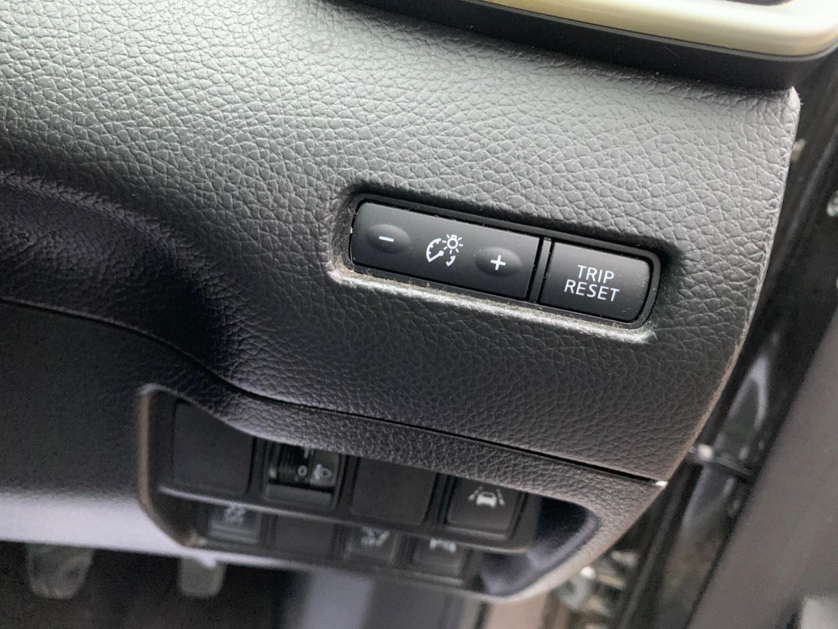 Nissan Qashqai 1.2 DIG-T N-Connecta 2WD Euro 6 (s/s) 5dr