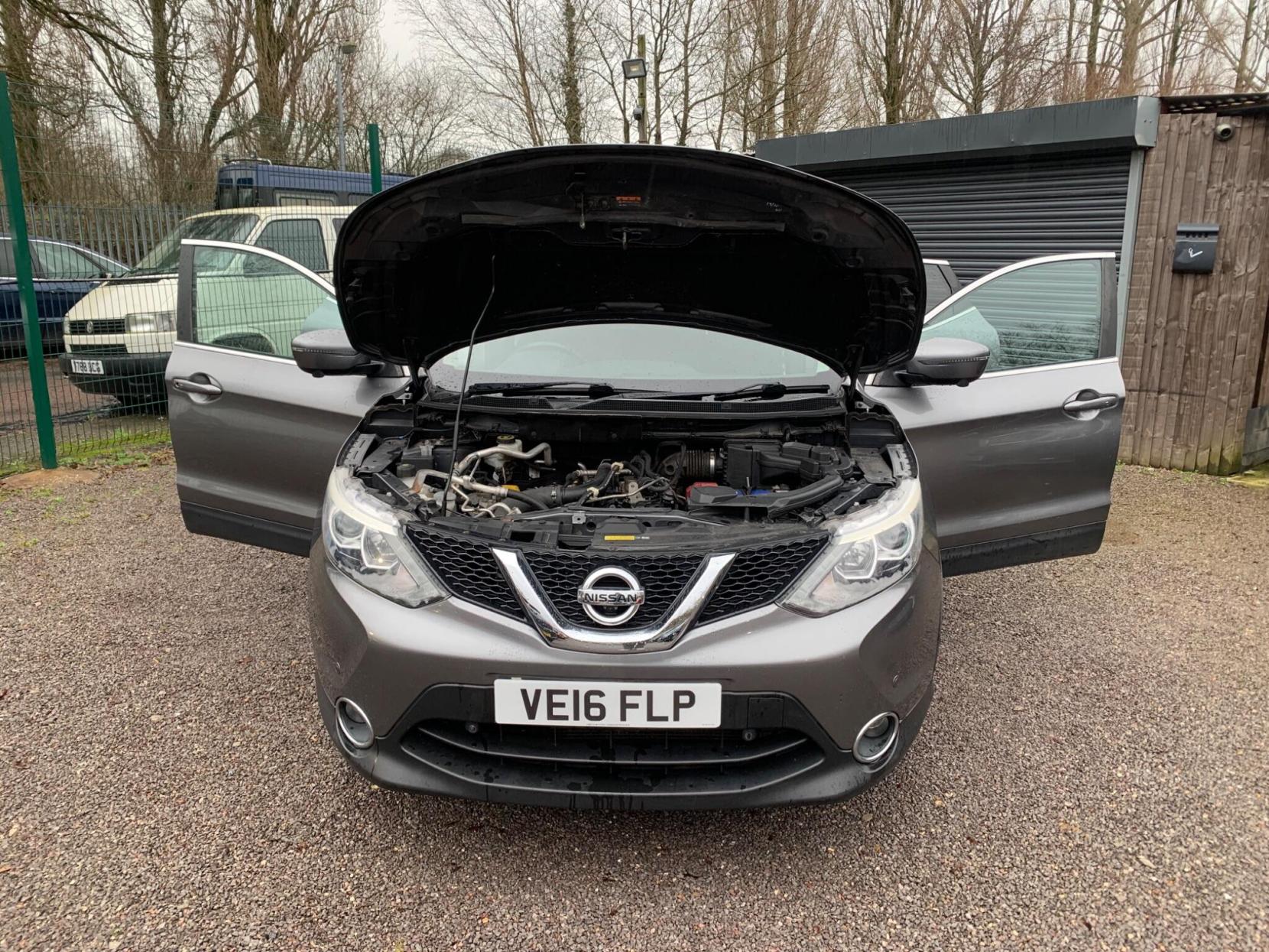 Nissan Qashqai 1.2 DIG-T N-Connecta 2WD Euro 6 (s/s) 5dr