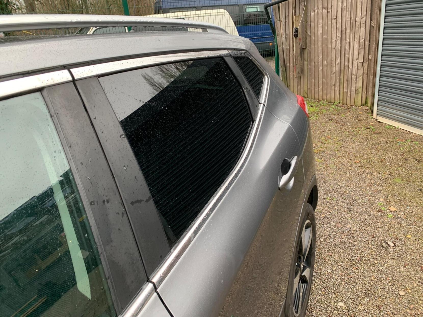 Nissan Qashqai 1.2 DIG-T N-Connecta 2WD Euro 6 (s/s) 5dr