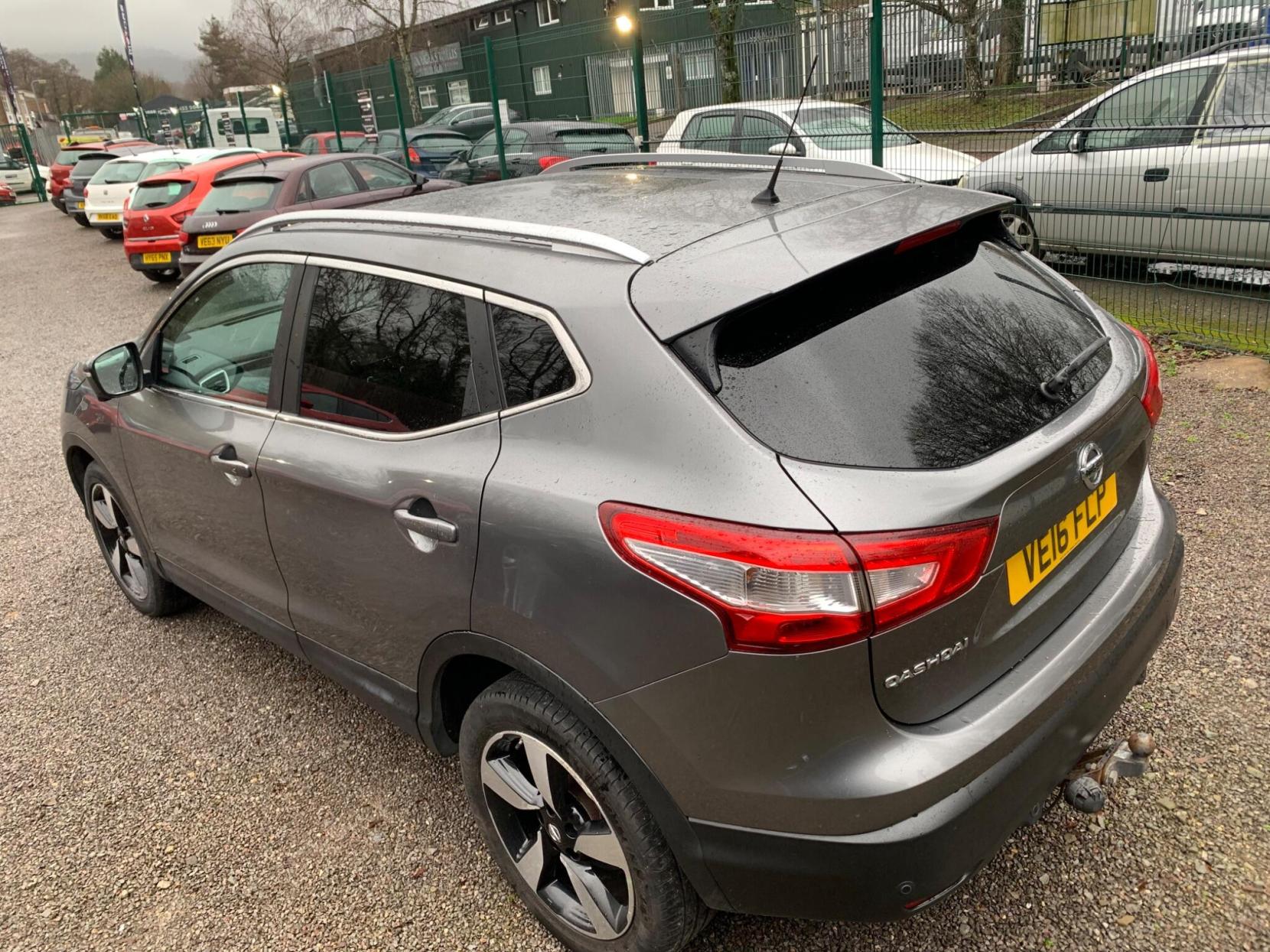 Nissan Qashqai 1.2 DIG-T N-Connecta 2WD Euro 6 (s/s) 5dr