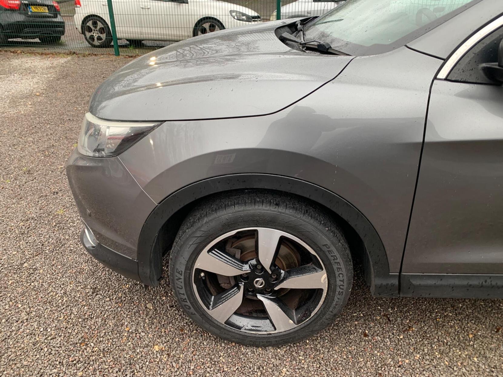 Nissan Qashqai 1.2 DIG-T N-Connecta 2WD Euro 6 (s/s) 5dr