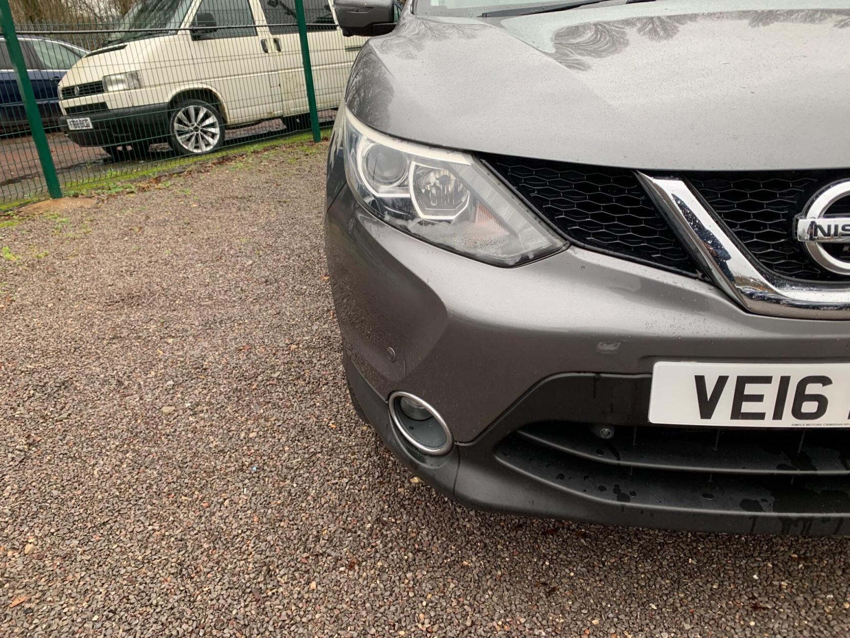 Nissan Qashqai 1.2 DIG-T N-Connecta 2WD Euro 6 (s/s) 5dr