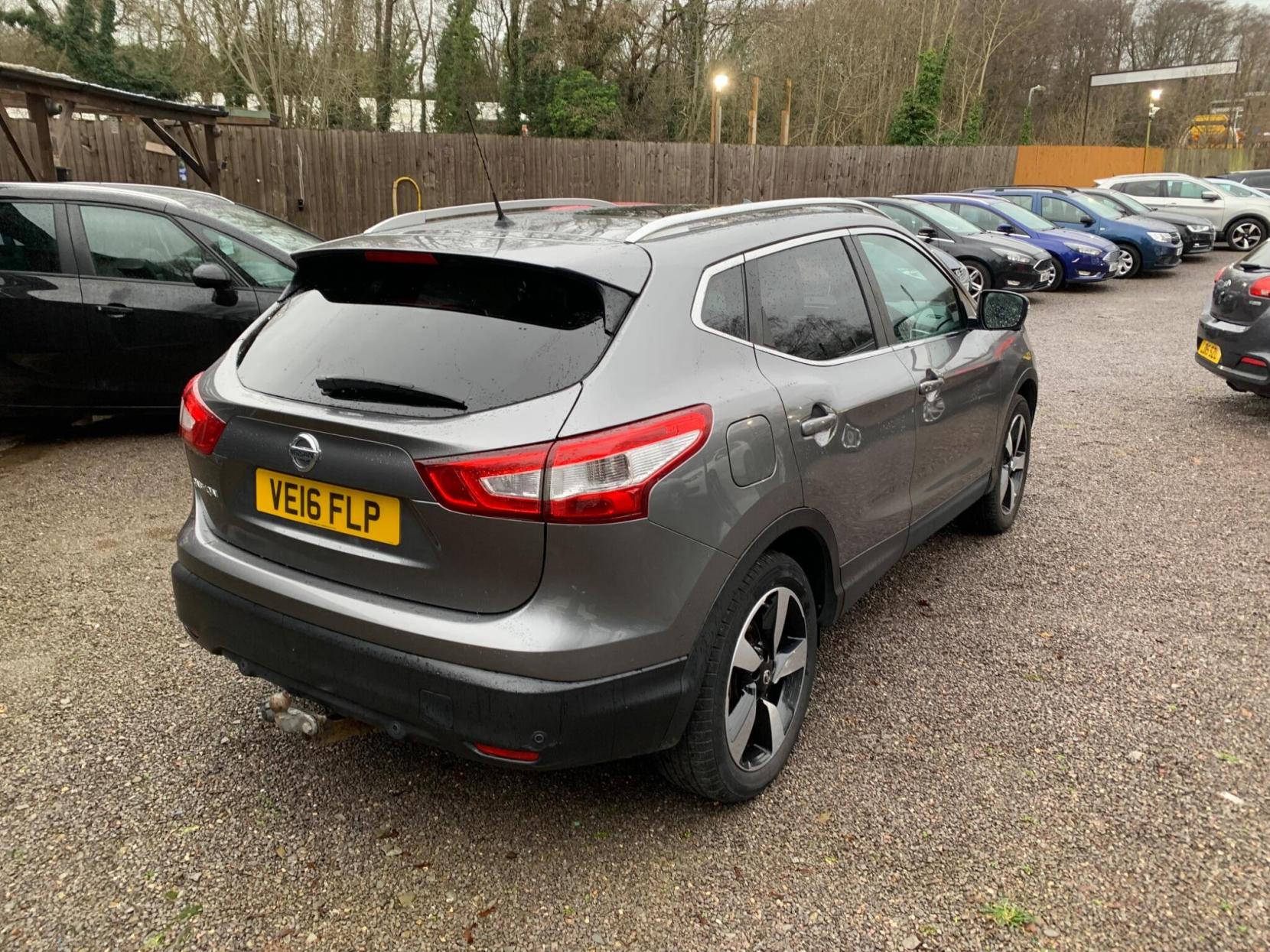 Nissan Qashqai 1.2 DIG-T N-Connecta 2WD Euro 6 (s/s) 5dr