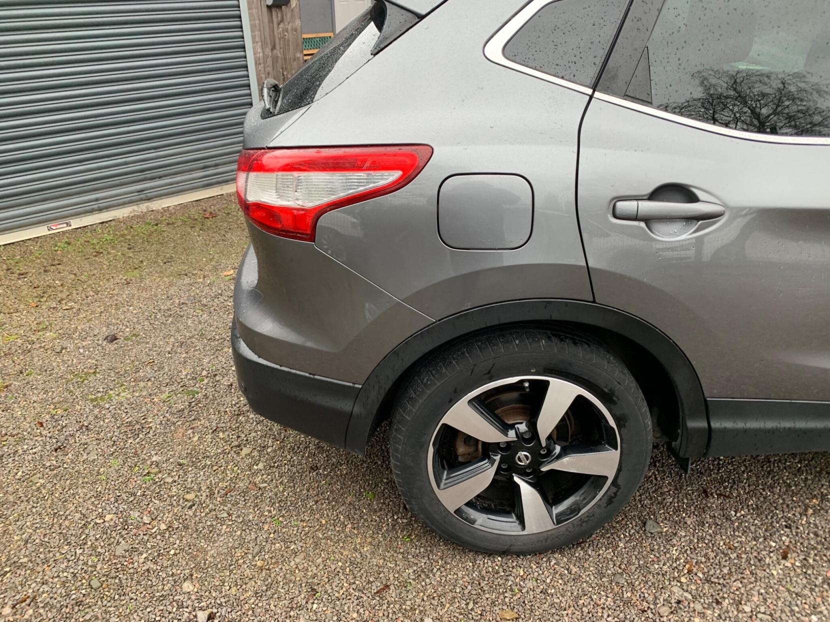 Nissan Qashqai 1.2 DIG-T N-Connecta 2WD Euro 6 (s/s) 5dr