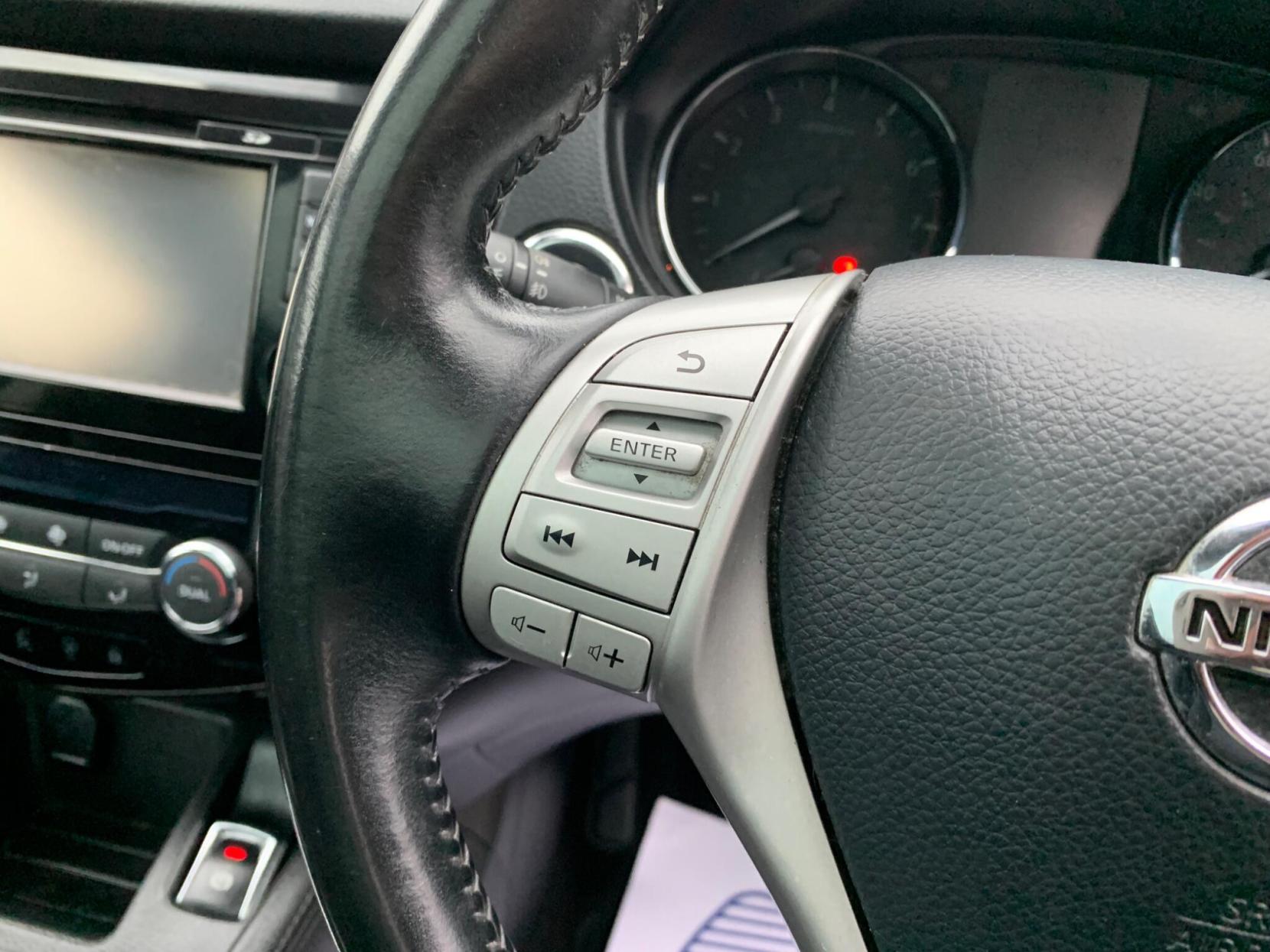 Nissan Qashqai 1.2 DIG-T N-Connecta 2WD Euro 6 (s/s) 5dr