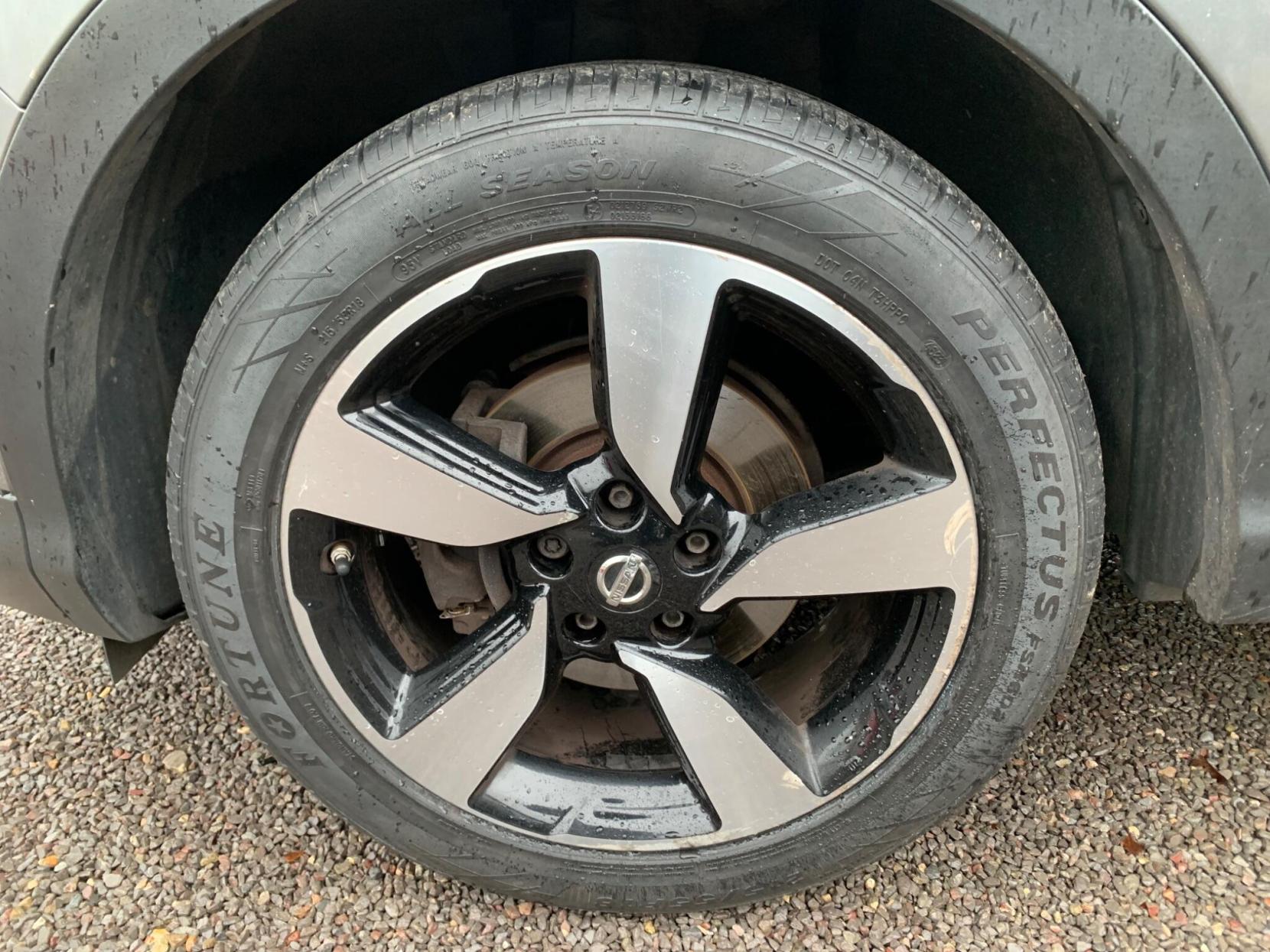 Nissan Qashqai 1.2 DIG-T N-Connecta 2WD Euro 6 (s/s) 5dr