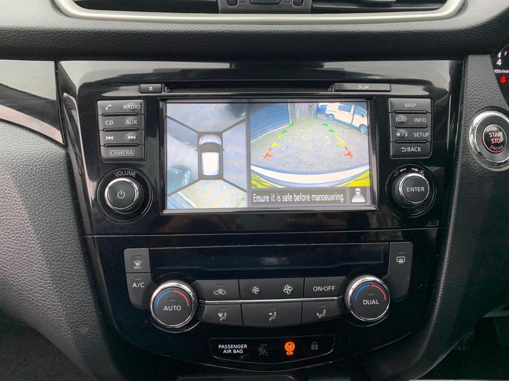 Nissan Qashqai 1.2 DIG-T N-Connecta 2WD Euro 6 (s/s) 5dr