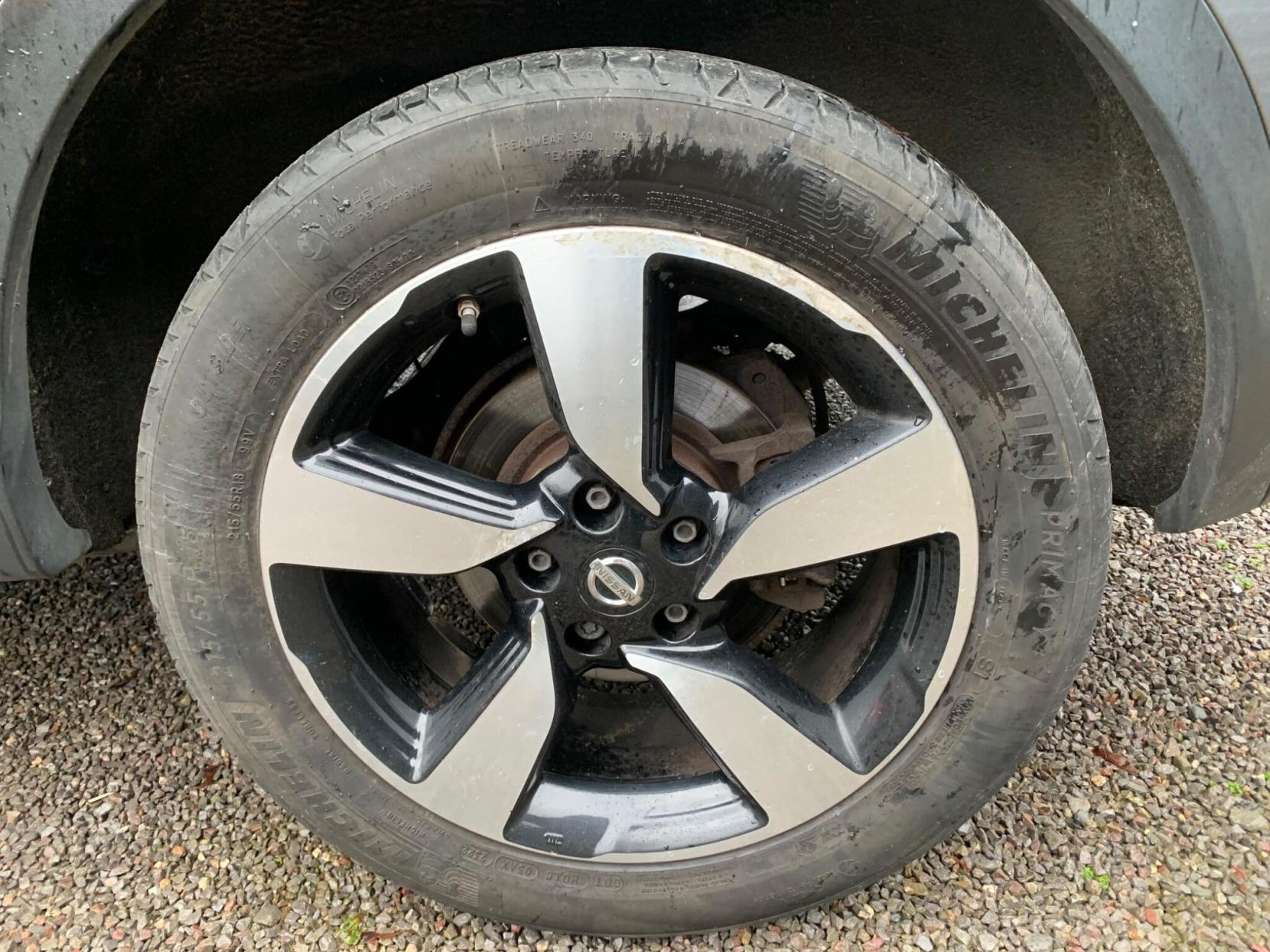 Nissan Qashqai 1.2 DIG-T N-Connecta 2WD Euro 6 (s/s) 5dr