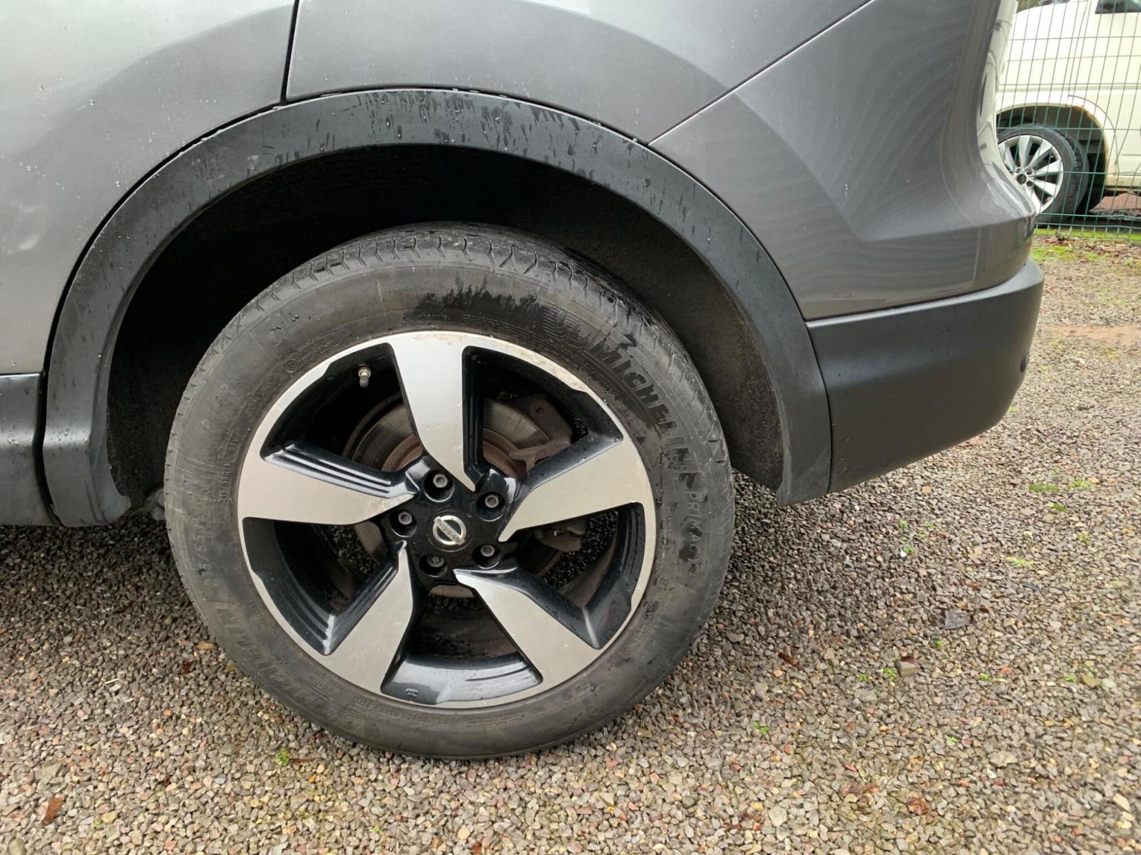 Nissan Qashqai 1.2 DIG-T N-Connecta 2WD Euro 6 (s/s) 5dr