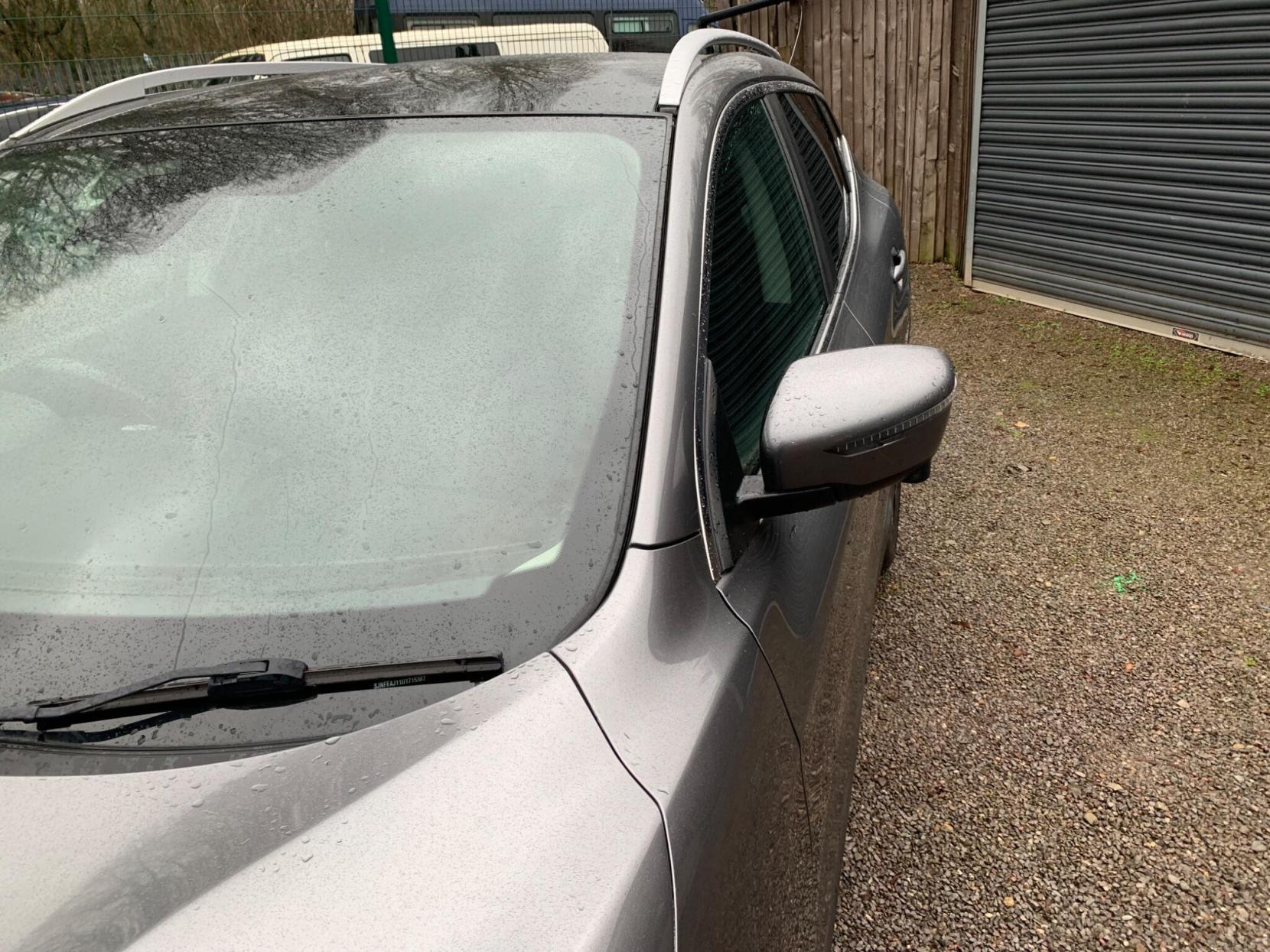 Nissan Qashqai 1.2 DIG-T N-Connecta 2WD Euro 6 (s/s) 5dr