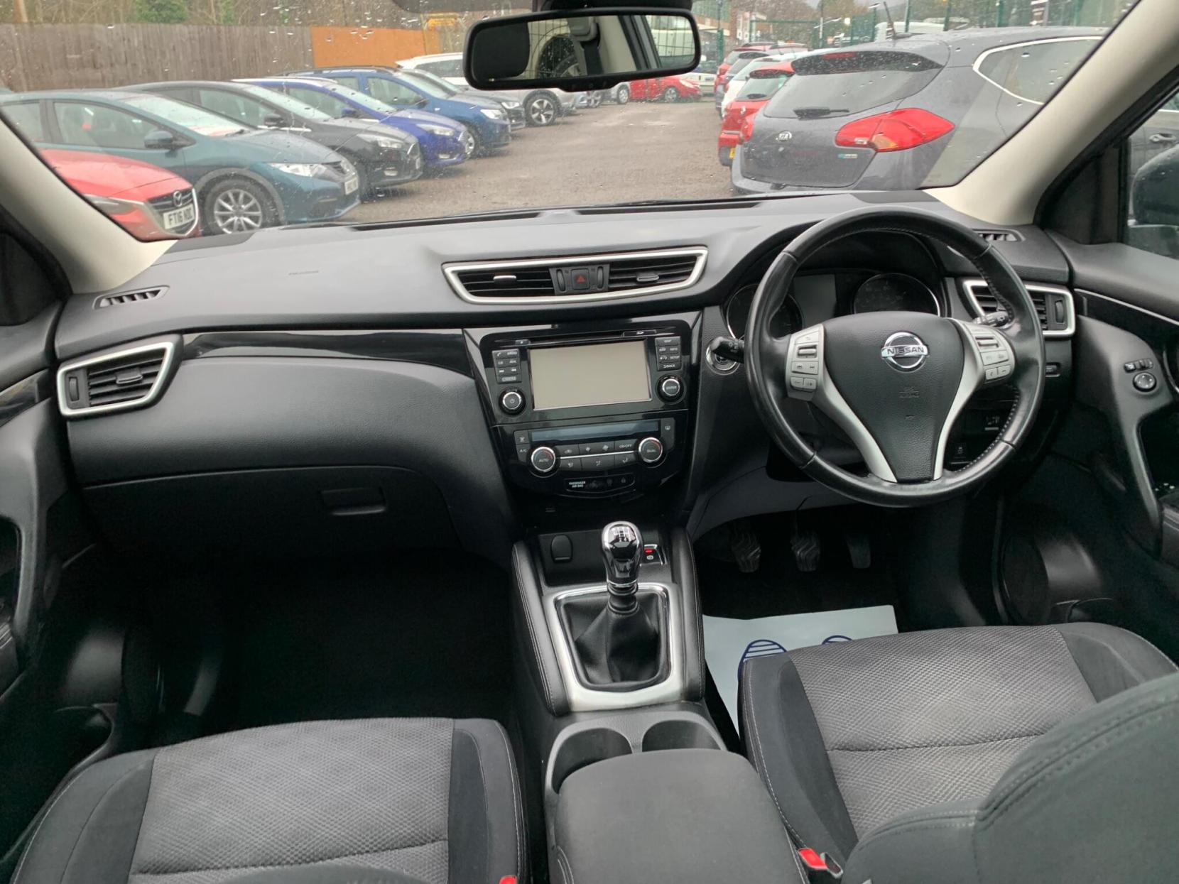 Nissan Qashqai 1.2 DIG-T N-Connecta 2WD Euro 6 (s/s) 5dr