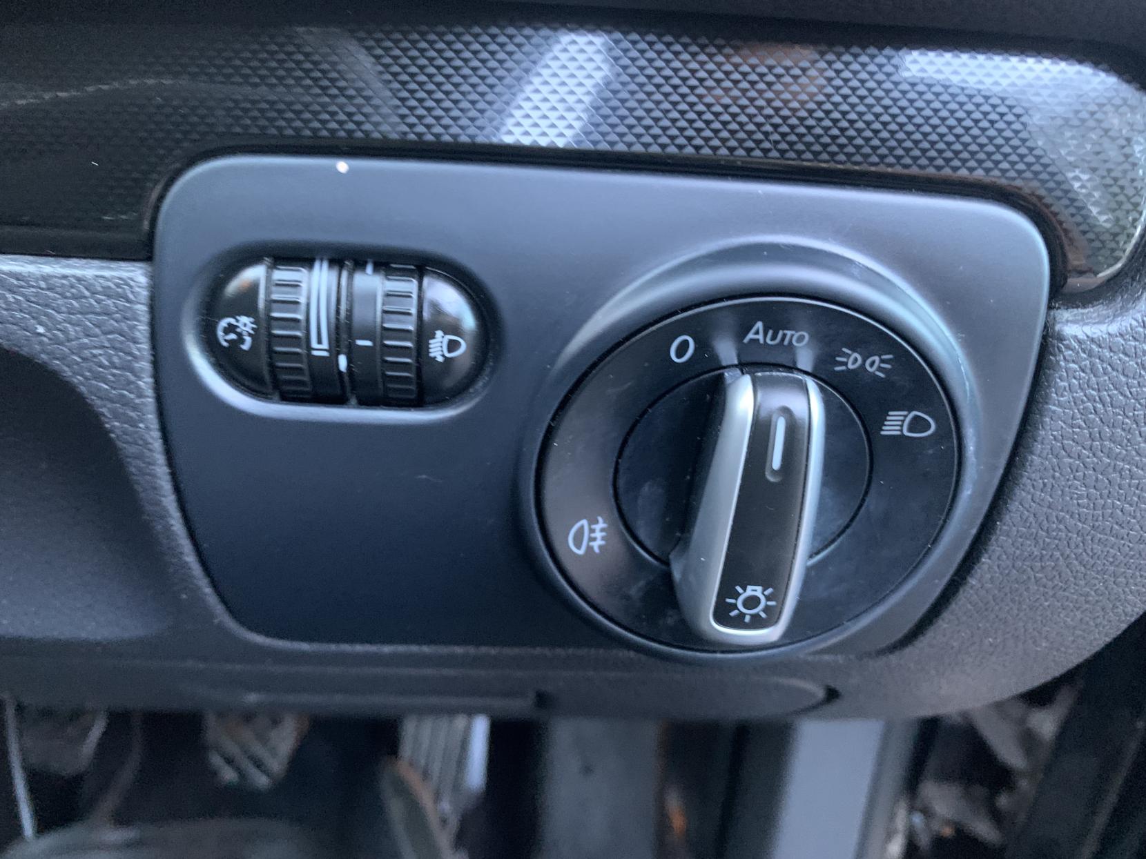 Volkswagen Golf 2.0 TDI Match Hatchback 3dr Diesel Manual Euro 5 (140 ps)