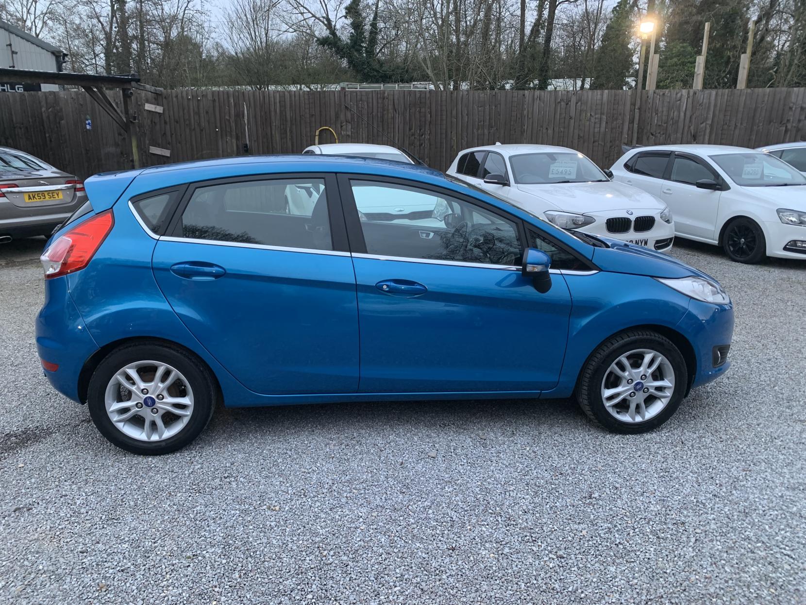 Ford Fiesta 1.0T EcoBoost Zetec Hatchback 5dr Petrol Manual Euro 6 (s/s) (100 ps)