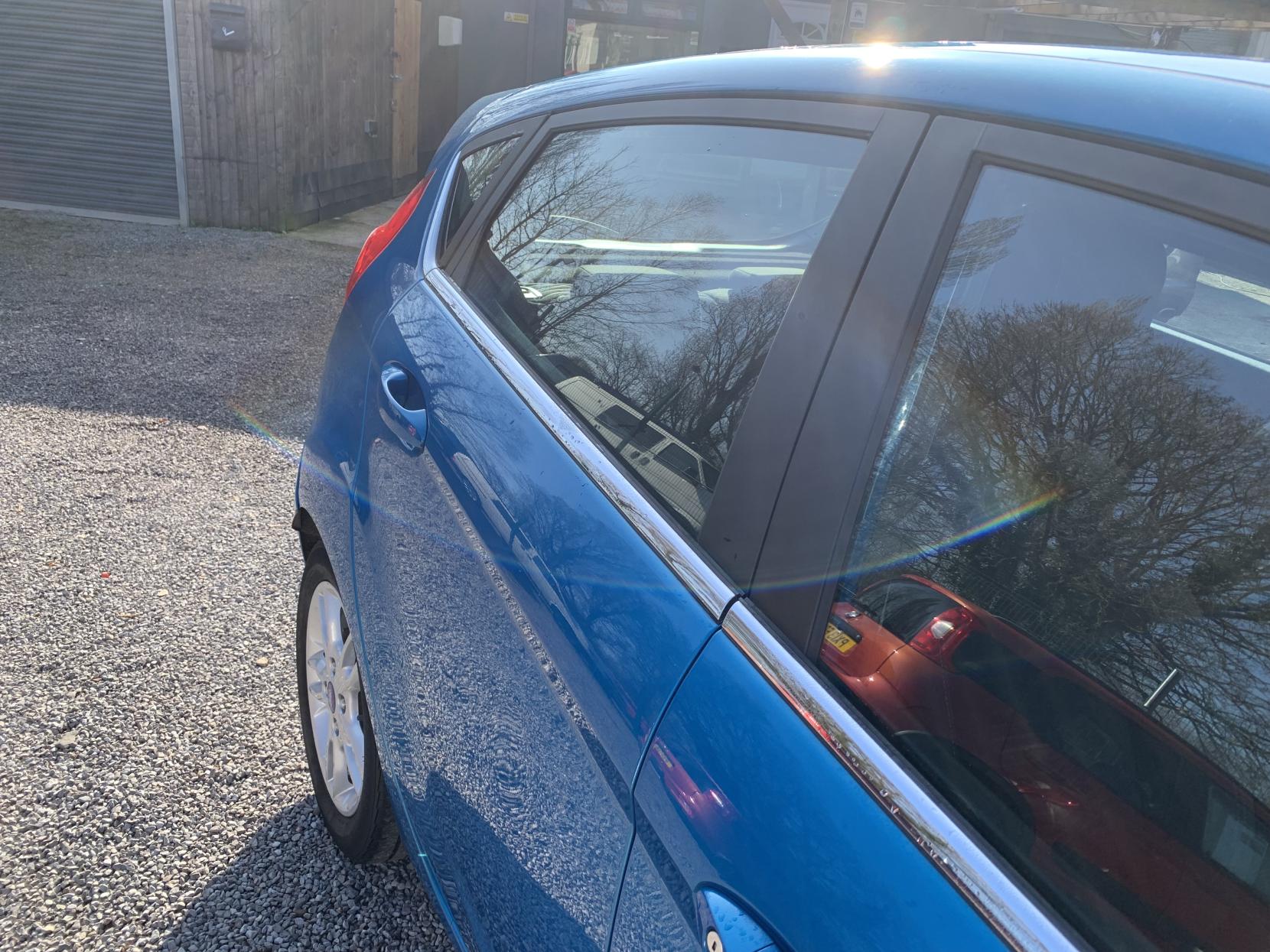 Ford Fiesta 1.0T EcoBoost Zetec Hatchback 5dr Petrol Manual Euro 6 (s/s) (100 ps)