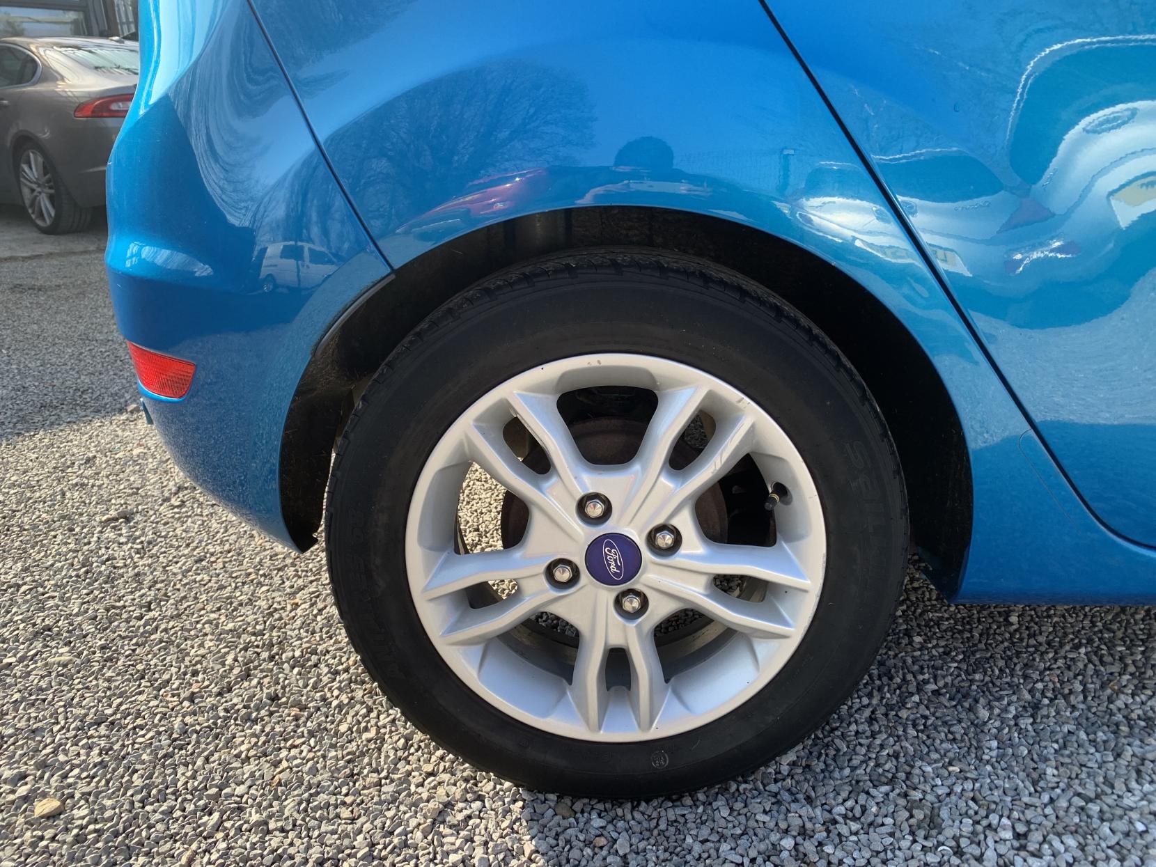 Ford Fiesta 1.0T EcoBoost Zetec Hatchback 5dr Petrol Manual Euro 6 (s/s) (100 ps)