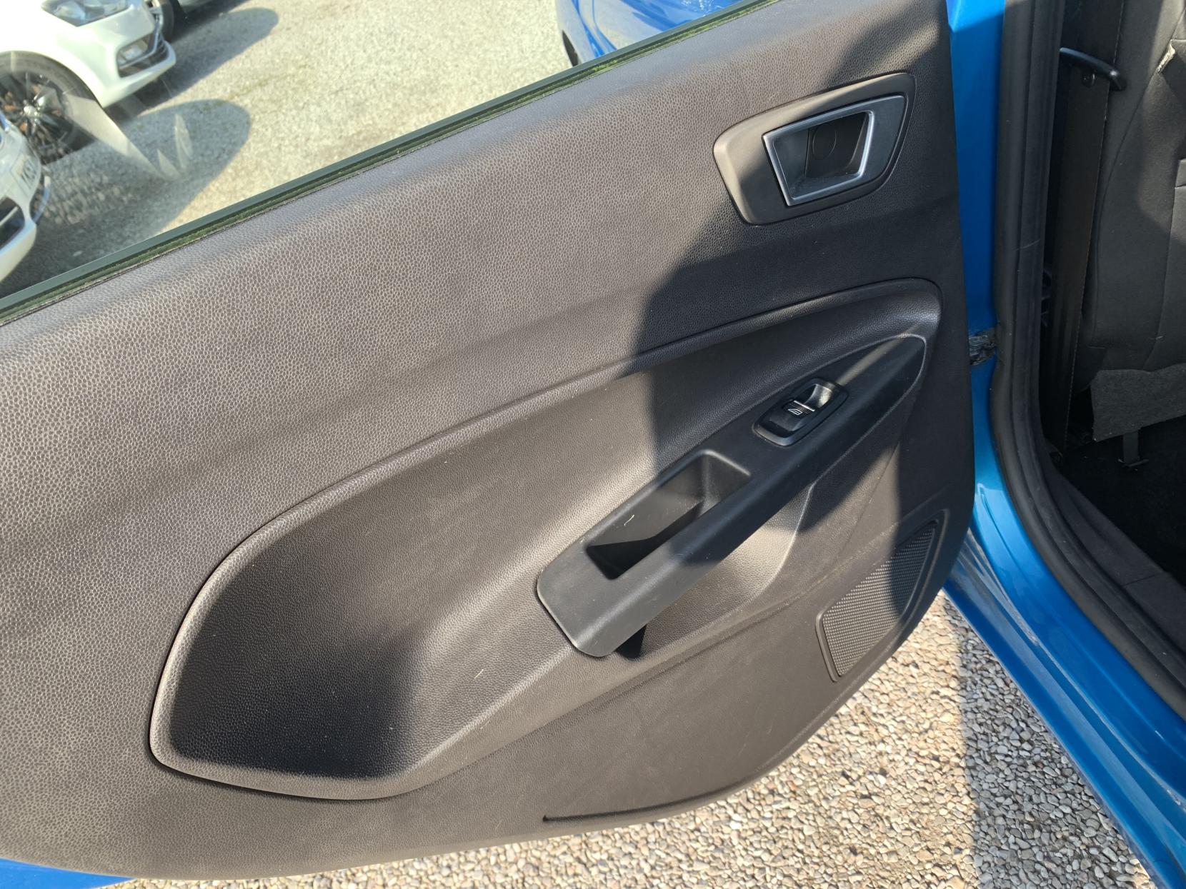 Ford Fiesta 1.0T EcoBoost Zetec Hatchback 5dr Petrol Manual Euro 6 (s/s) (100 ps)