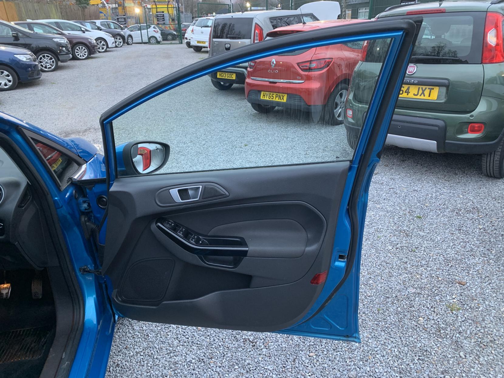 Ford Fiesta 1.0T EcoBoost Zetec Hatchback 5dr Petrol Manual Euro 6 (s/s) (100 ps)