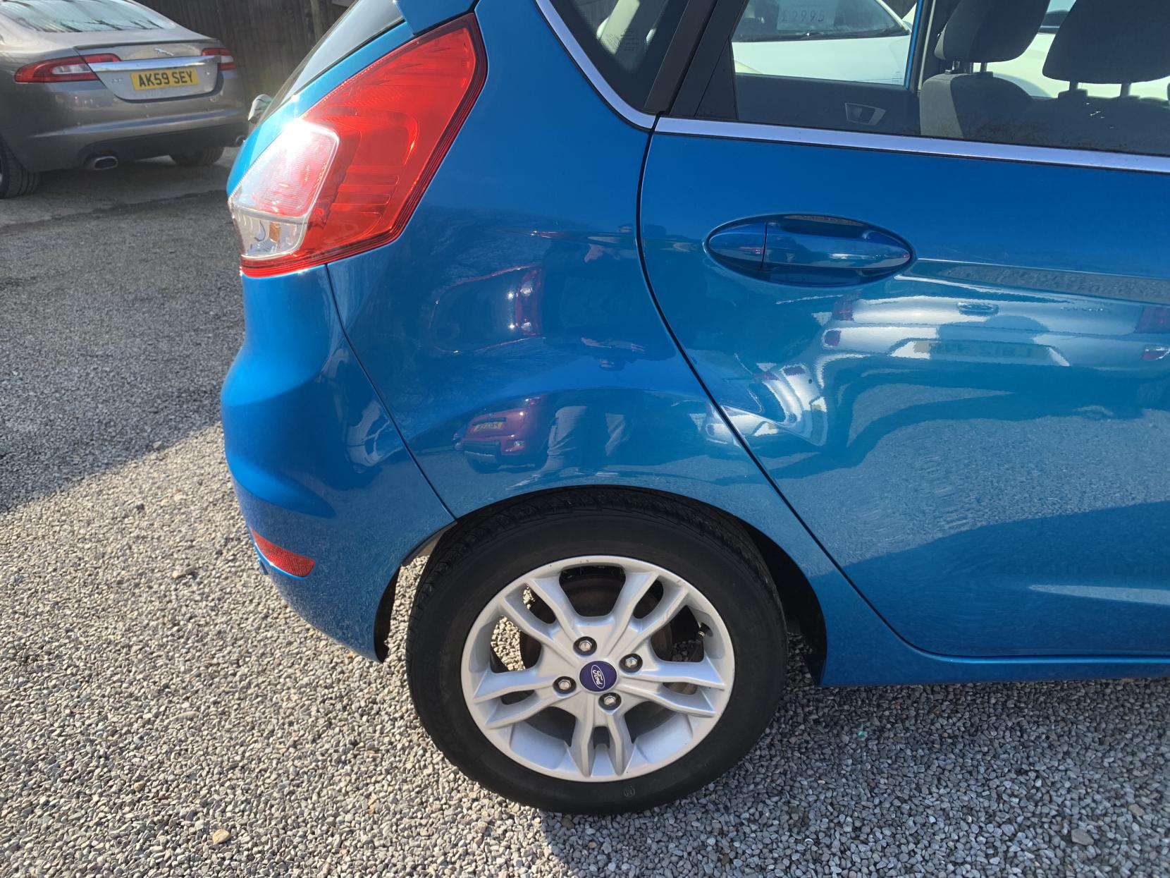 Ford Fiesta 1.0T EcoBoost Zetec Hatchback 5dr Petrol Manual Euro 6 (s/s) (100 ps)