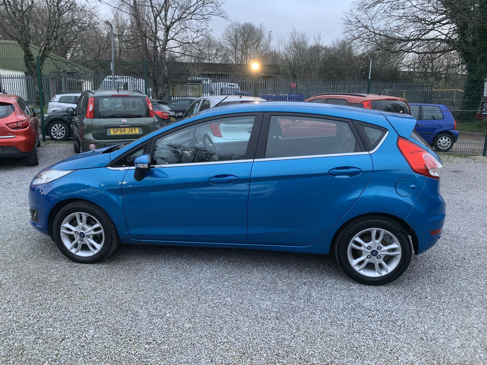 Ford Fiesta 1.0T EcoBoost Zetec Hatchback 5dr Petrol Manual Euro 6 (s/s) (100 ps)
