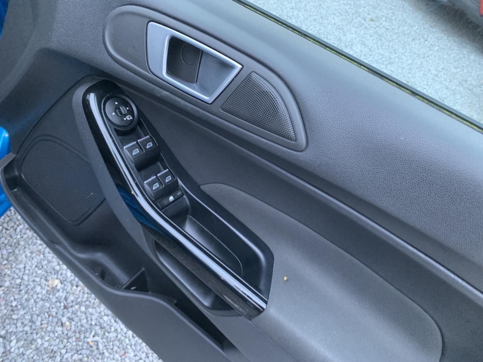 Ford Fiesta 1.0T EcoBoost Zetec Hatchback 5dr Petrol Manual Euro 6 (s/s) (100 ps)