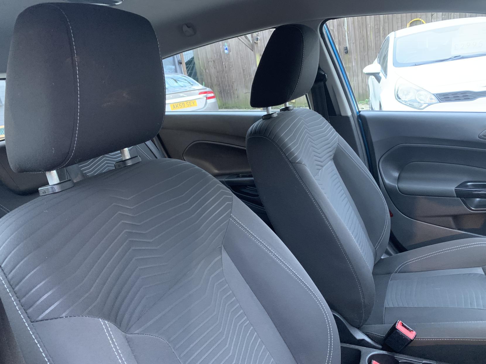 Ford Fiesta 1.0T EcoBoost Zetec Hatchback 5dr Petrol Manual Euro 6 (s/s) (100 ps)