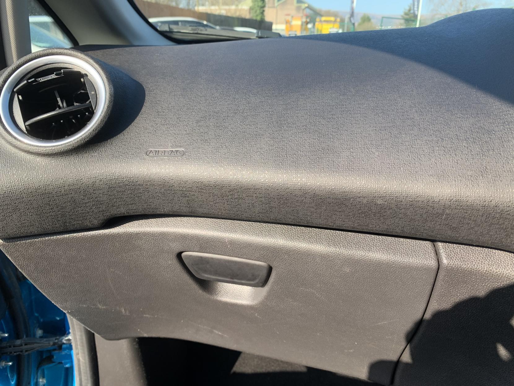 Ford Fiesta 1.0T EcoBoost Zetec Hatchback 5dr Petrol Manual Euro 6 (s/s) (100 ps)