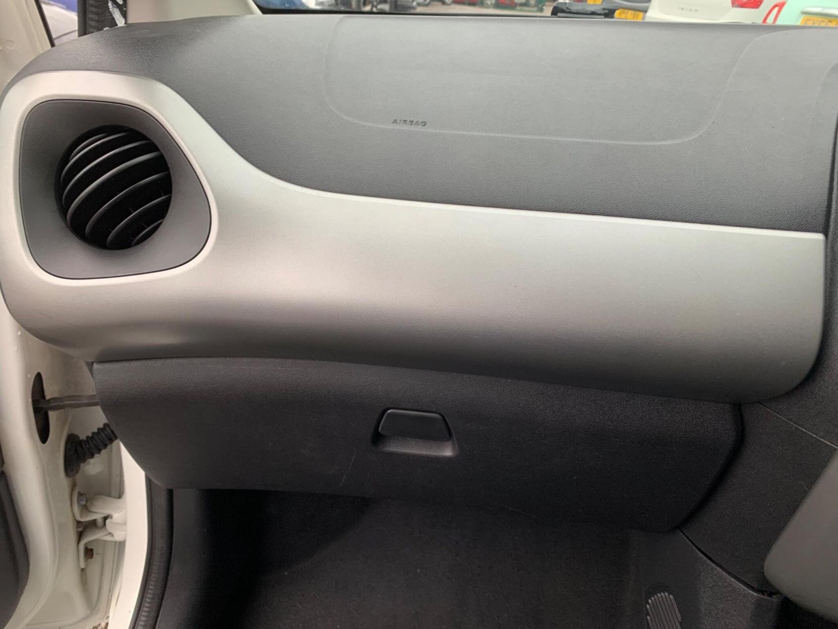 Peugeot 108 1.0 VTi Active Euro 5 3dr Euro 5