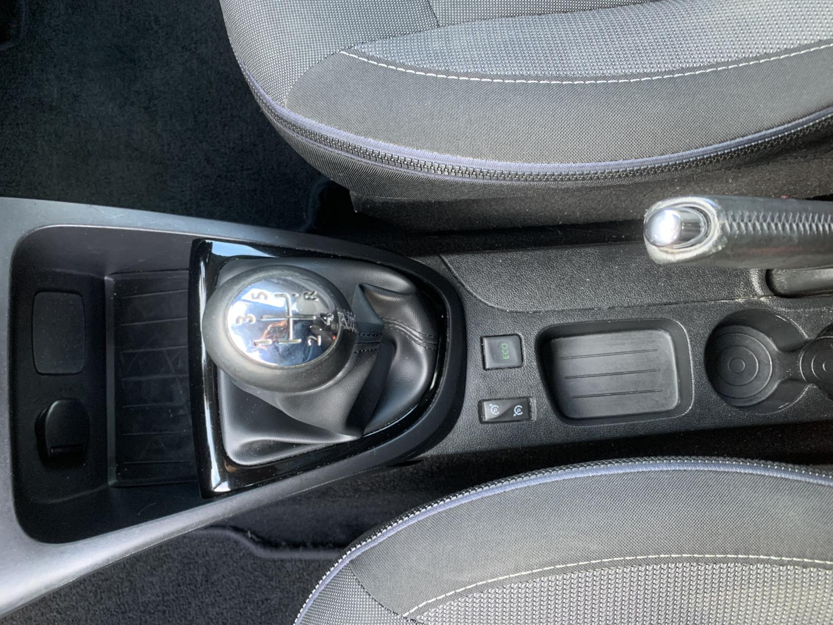 Renault Captur 1.5 dCi ENERGY Dynamique S Nav SUV 5dr Diesel Manual Euro 6 (s/s) (90 ps)