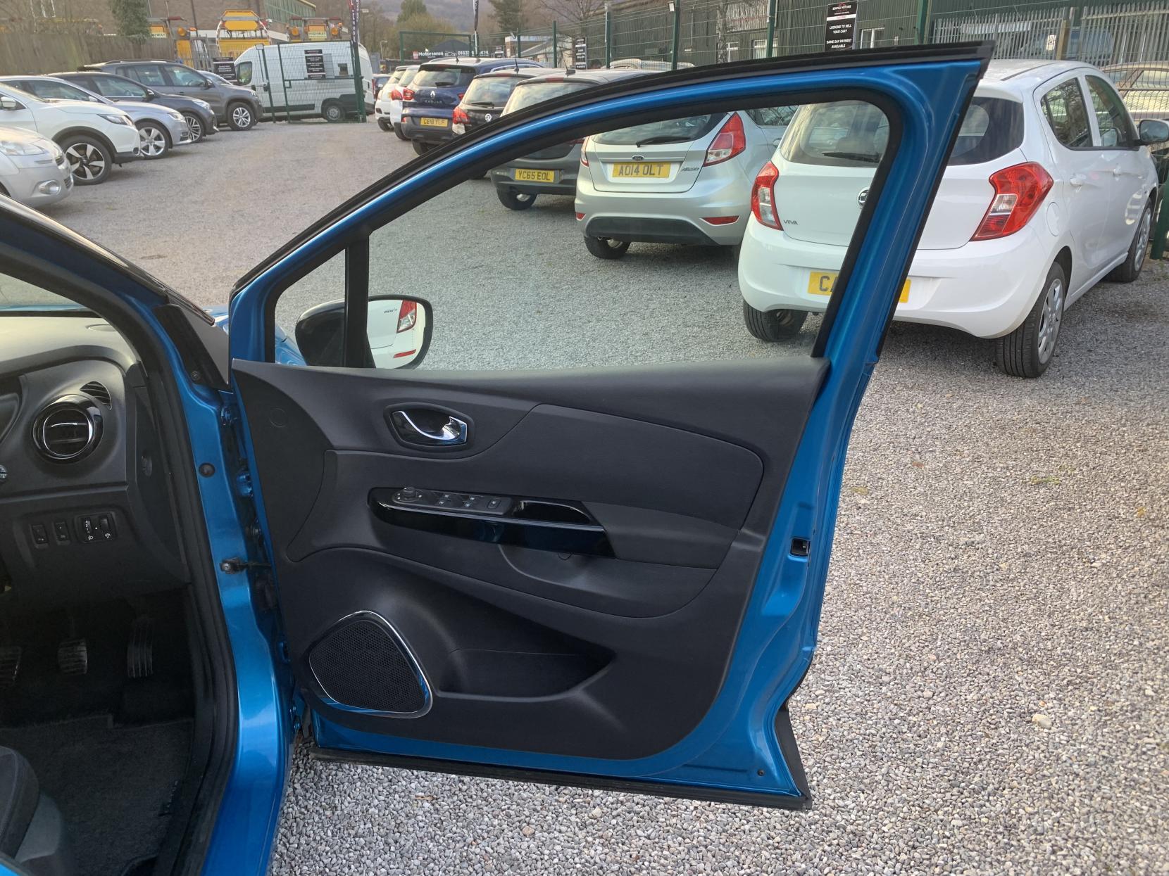 Renault Captur 1.5 dCi ENERGY Dynamique S Nav SUV 5dr Diesel Manual Euro 6 (s/s) (90 ps)