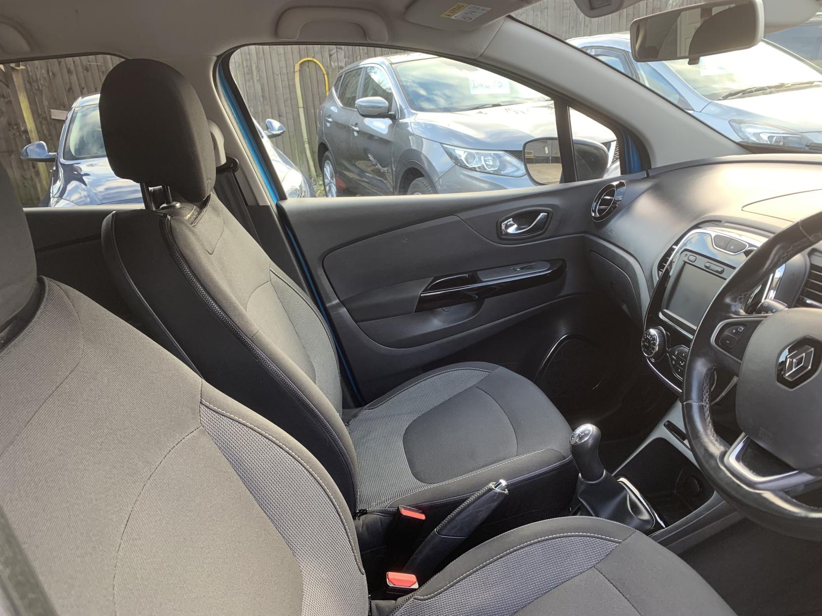 Renault Captur 1.5 dCi ENERGY Dynamique S Nav SUV 5dr Diesel Manual Euro 6 (s/s) (90 ps)