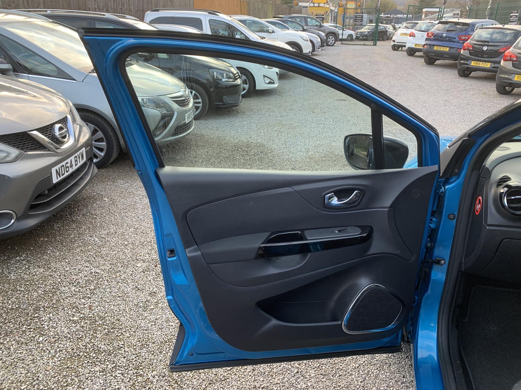 Renault Captur 1.5 dCi ENERGY Dynamique S Nav SUV 5dr Diesel Manual Euro 6 (s/s) (90 ps)