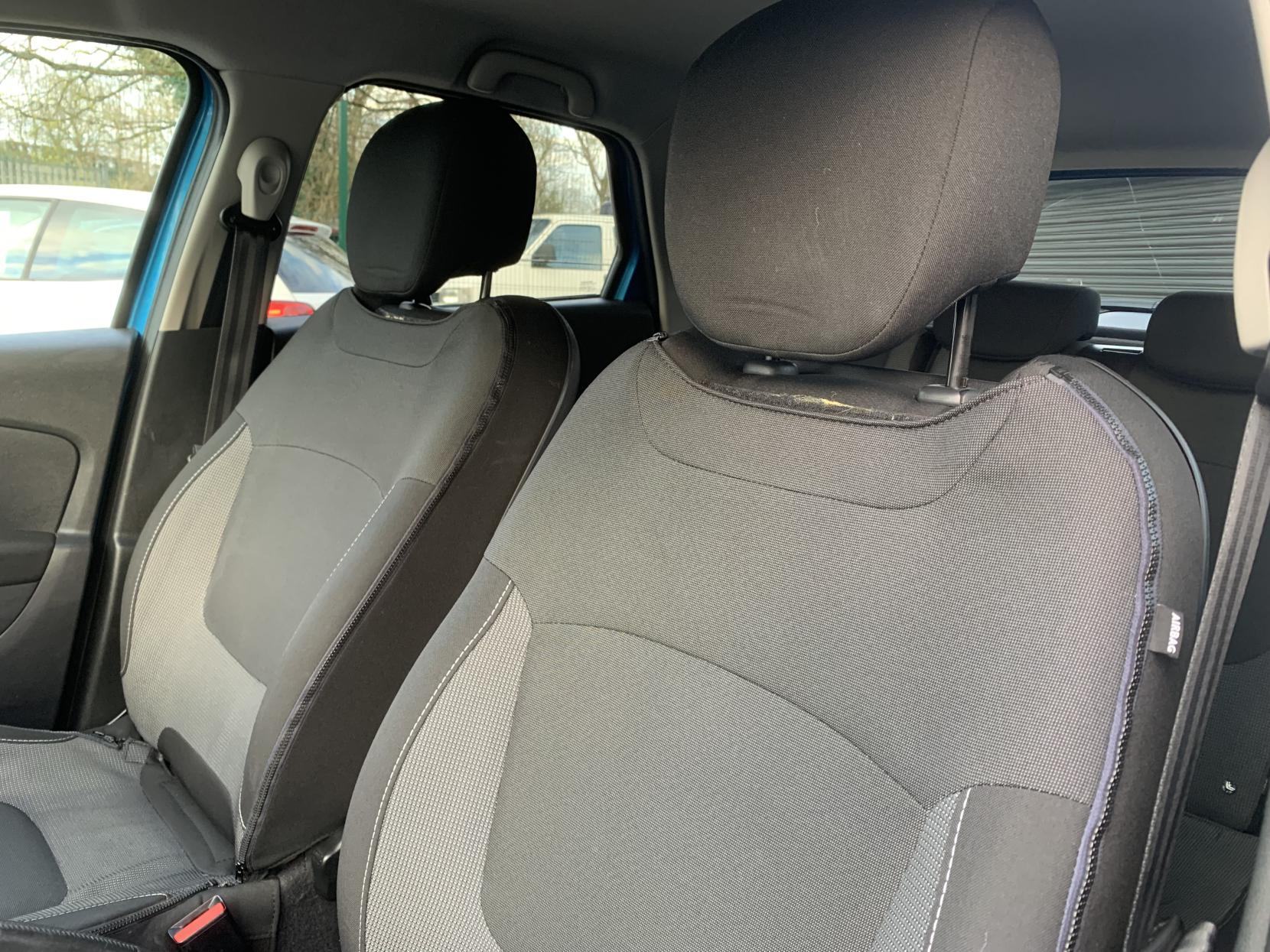 Renault Captur 1.5 dCi ENERGY Dynamique S Nav SUV 5dr Diesel Manual Euro 6 (s/s) (90 ps)